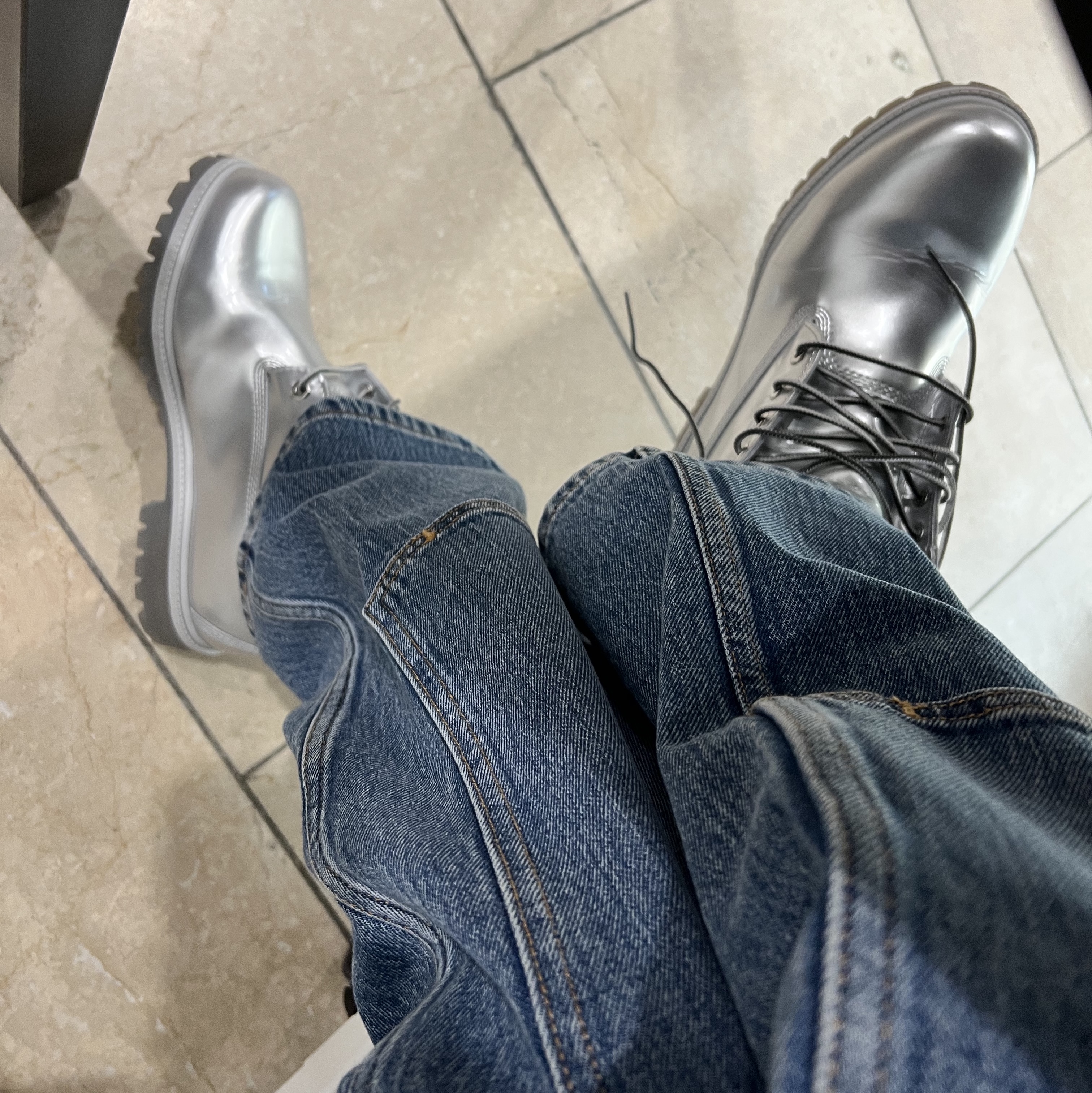 Timberland x Veneda Carter Heritage 6 inch Waterproof Boot Silver Patent Leather - Medium 착용 스타일