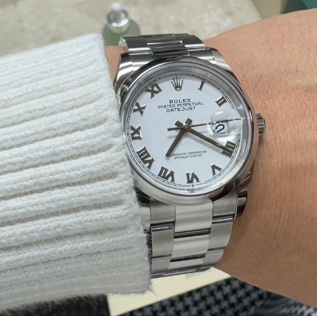 Rolex Datejust 36mm 126200 White Roman Oyster 착용 스타일