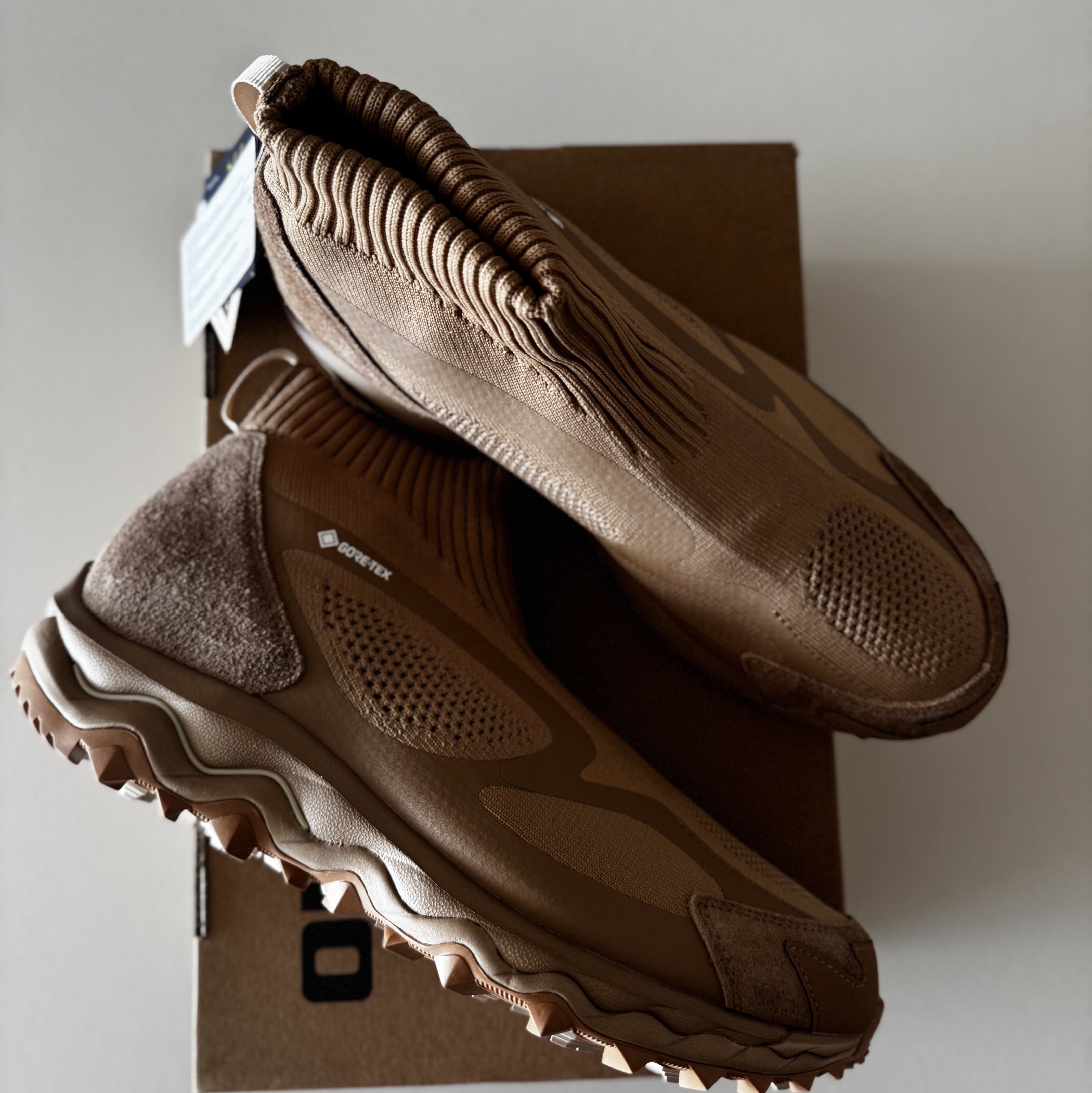 Mizuno Wave Mujin TL MID GTX nonnative Tiger's Eye White 착용 스타일 - 1