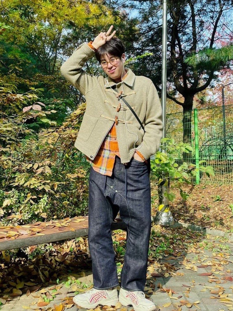 Thom Browne Twill Stitch Center Back Stripe Hooded Duffle Jacket Navy, Jacquemus Le Manteau Doudoune Duffle Coat Khaki 착용 스타일 - 5