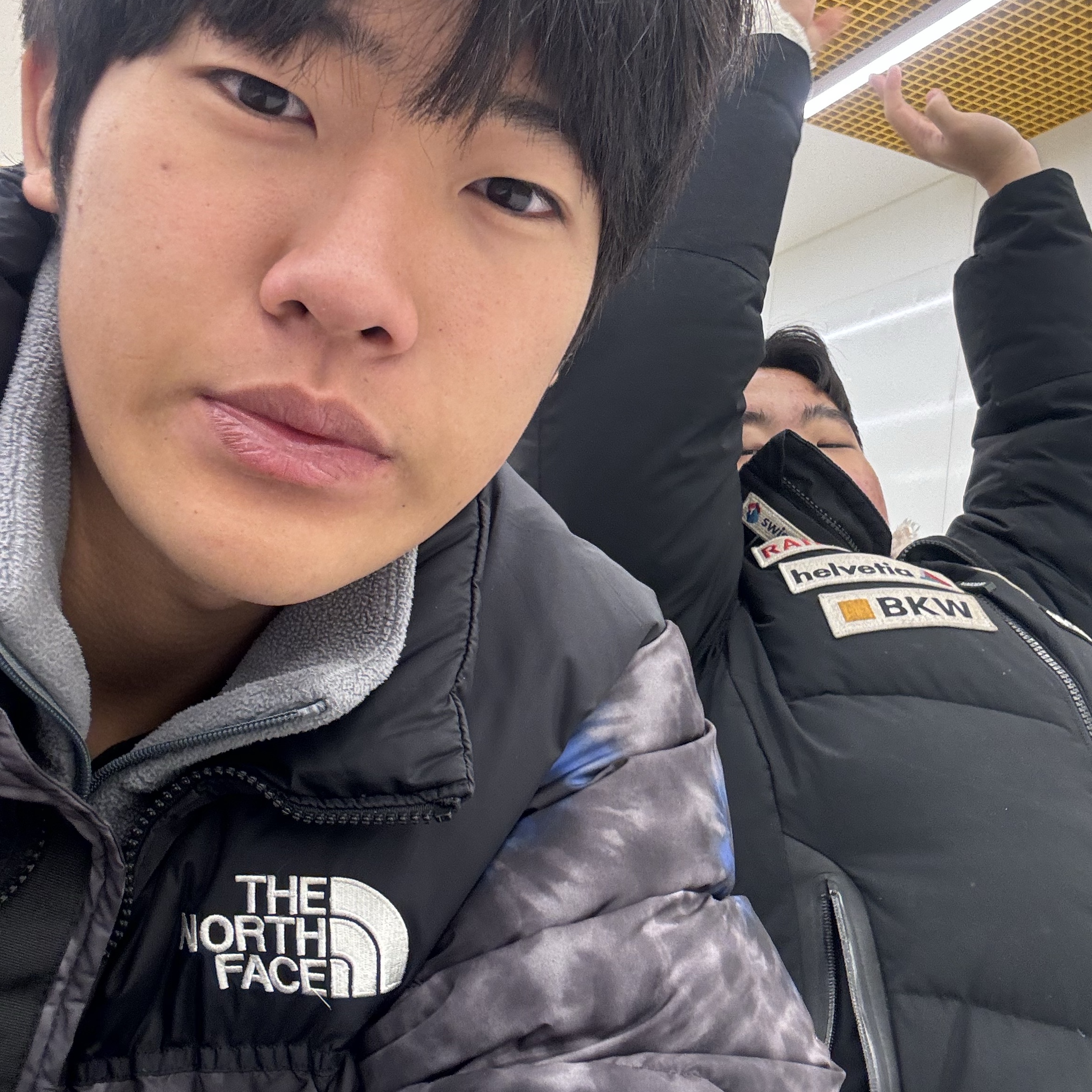 The North Face 1996 Novelty Nuptse Jacket Ink Blue, Descente Swiss Ski Original Wappen Hooded Down Jacket Black 착용 스타일