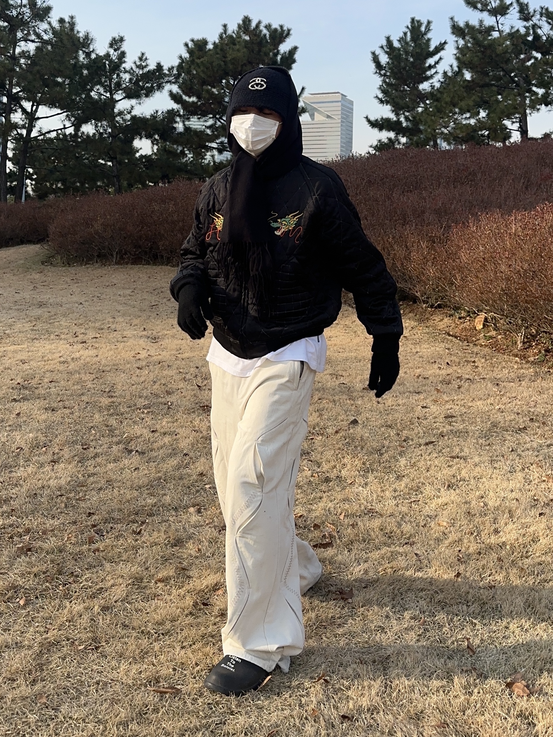 Human Made Reversible Yokosuka Jacket Black, Oofos x Takahiromiyashita The Soloist The Day The Whole World Went Away Clog Black 착용 스타일 - 2