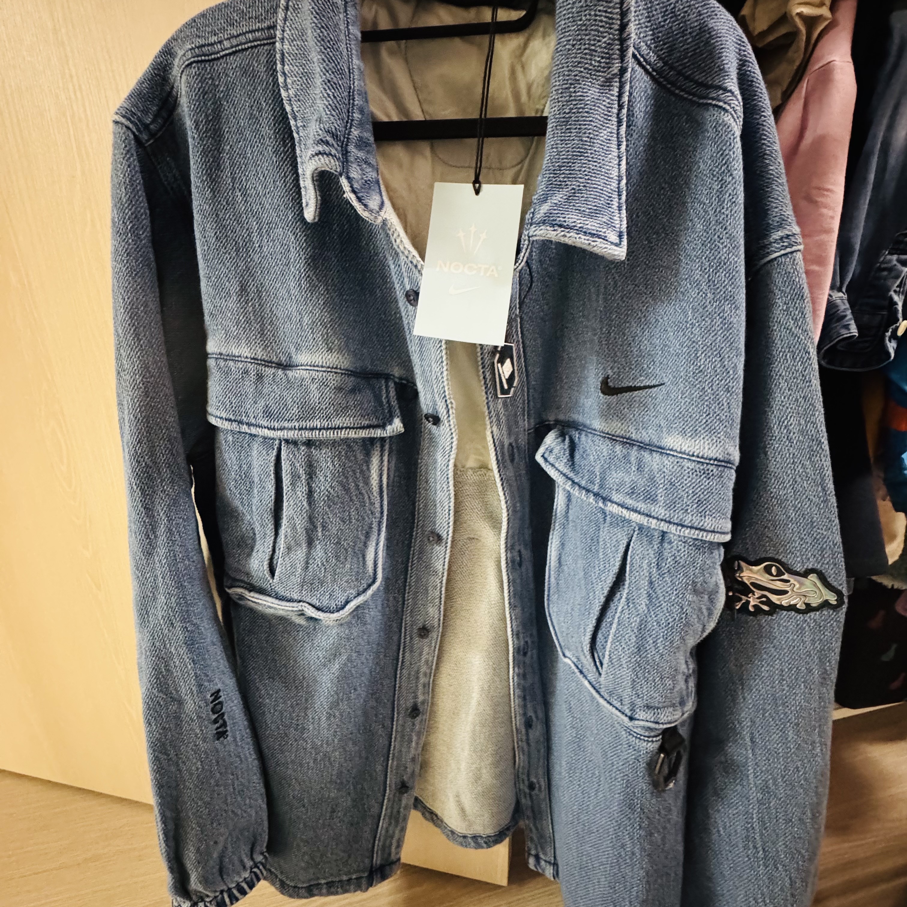 Nike x Drake Nocta Opal Lily Pad Denim Shirt French Blue (FZ3260-486) 착용 스타일