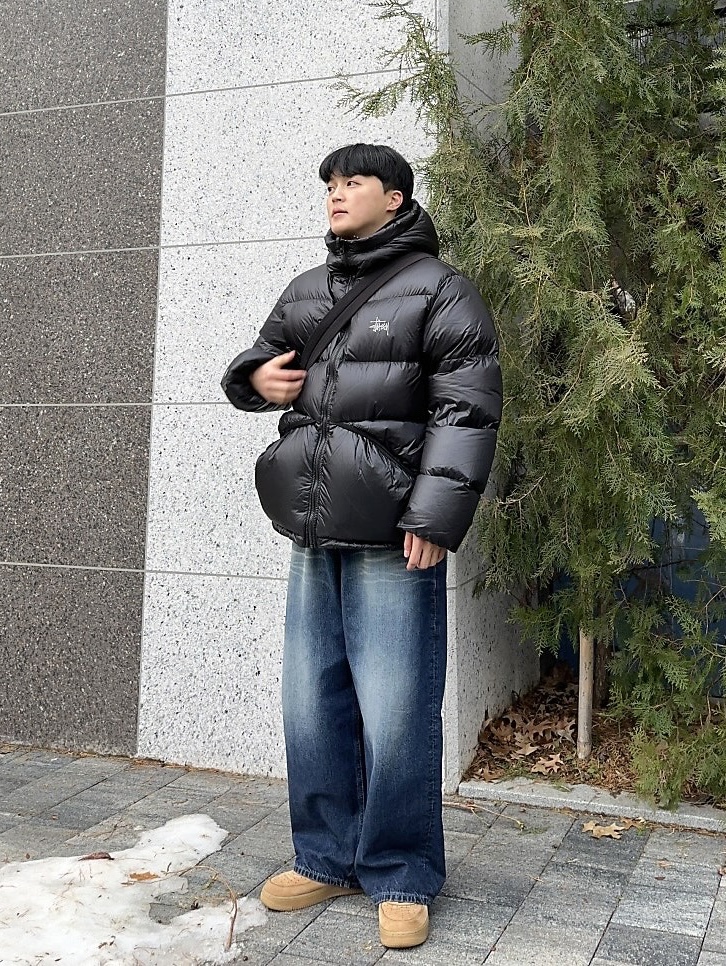 Stussy Down Parka Micro Ripstop Phantom Black, Nike x Supreme Air Force 1 Low Flax 착용 스타일 - 1
