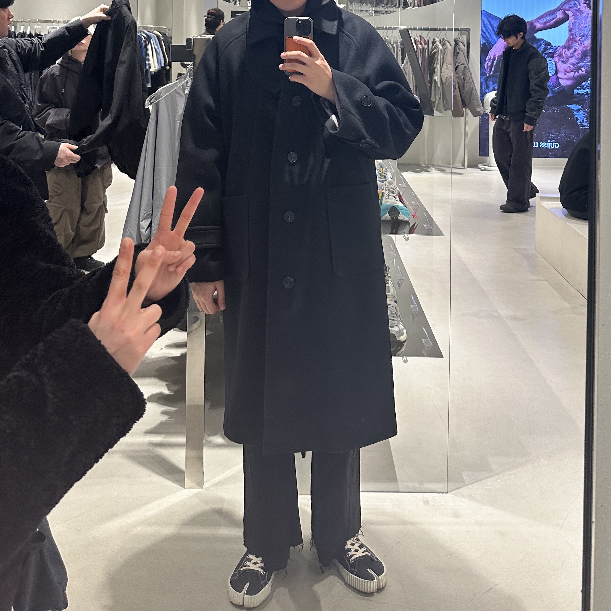Undermycar Legion.02 Balmacaan Oversized Wool Coat Black 착용 스타일