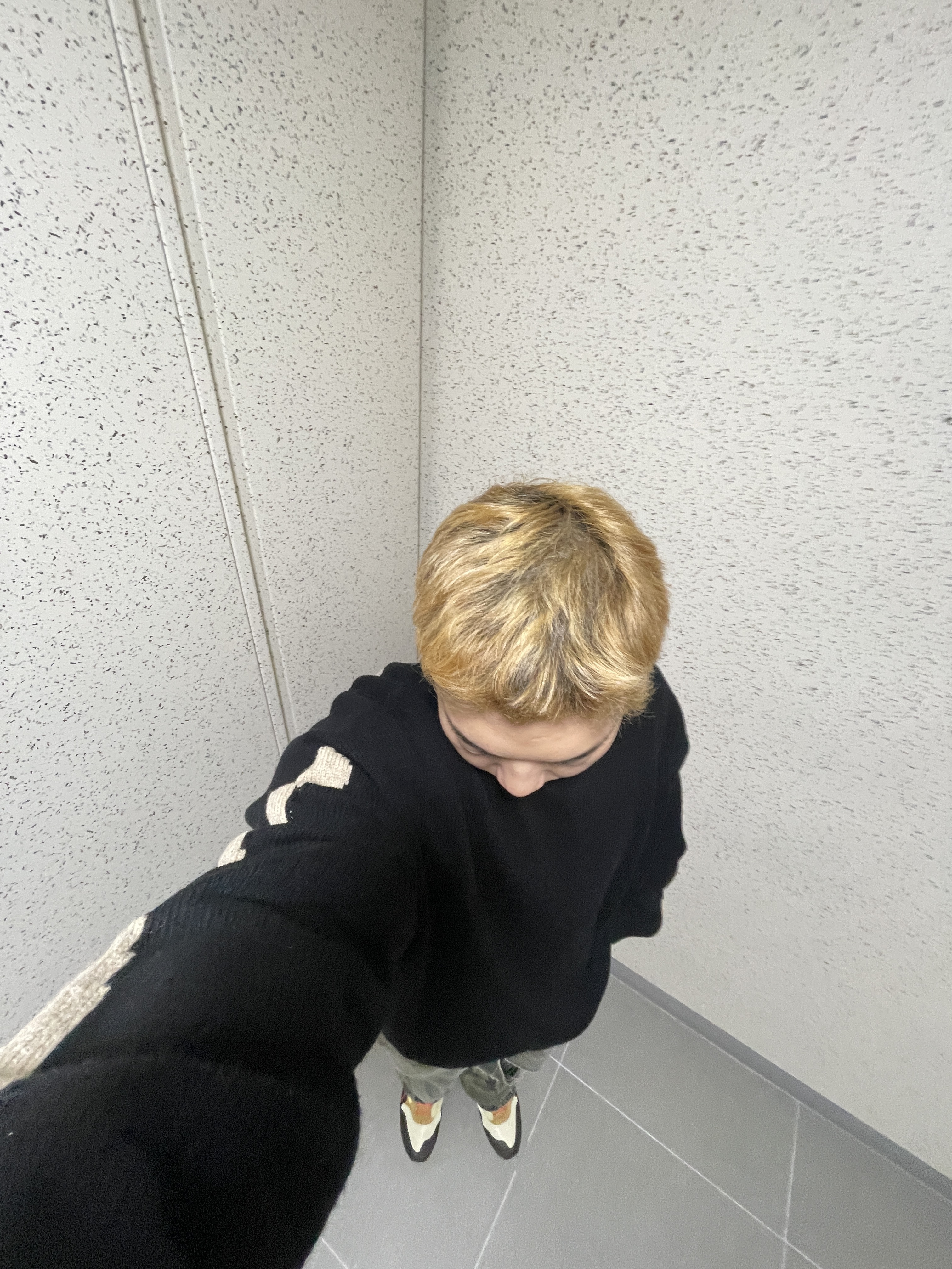 Nike x Travis Scott Air Max 1 Cact.us Brown, Kapital 5G Wool Bone Crewneck Sweater Black 착용 스타일 - 2