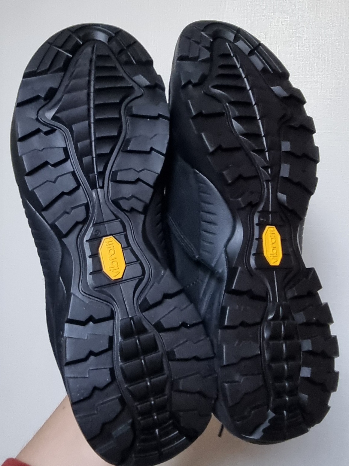 Scarpa Mojito GTX Black - 24FW 착용 스타일 - 2