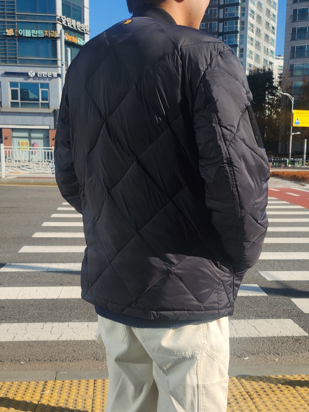 WILLBE LAB Office Light Dia Quilting Jumper Black 착용 스타일