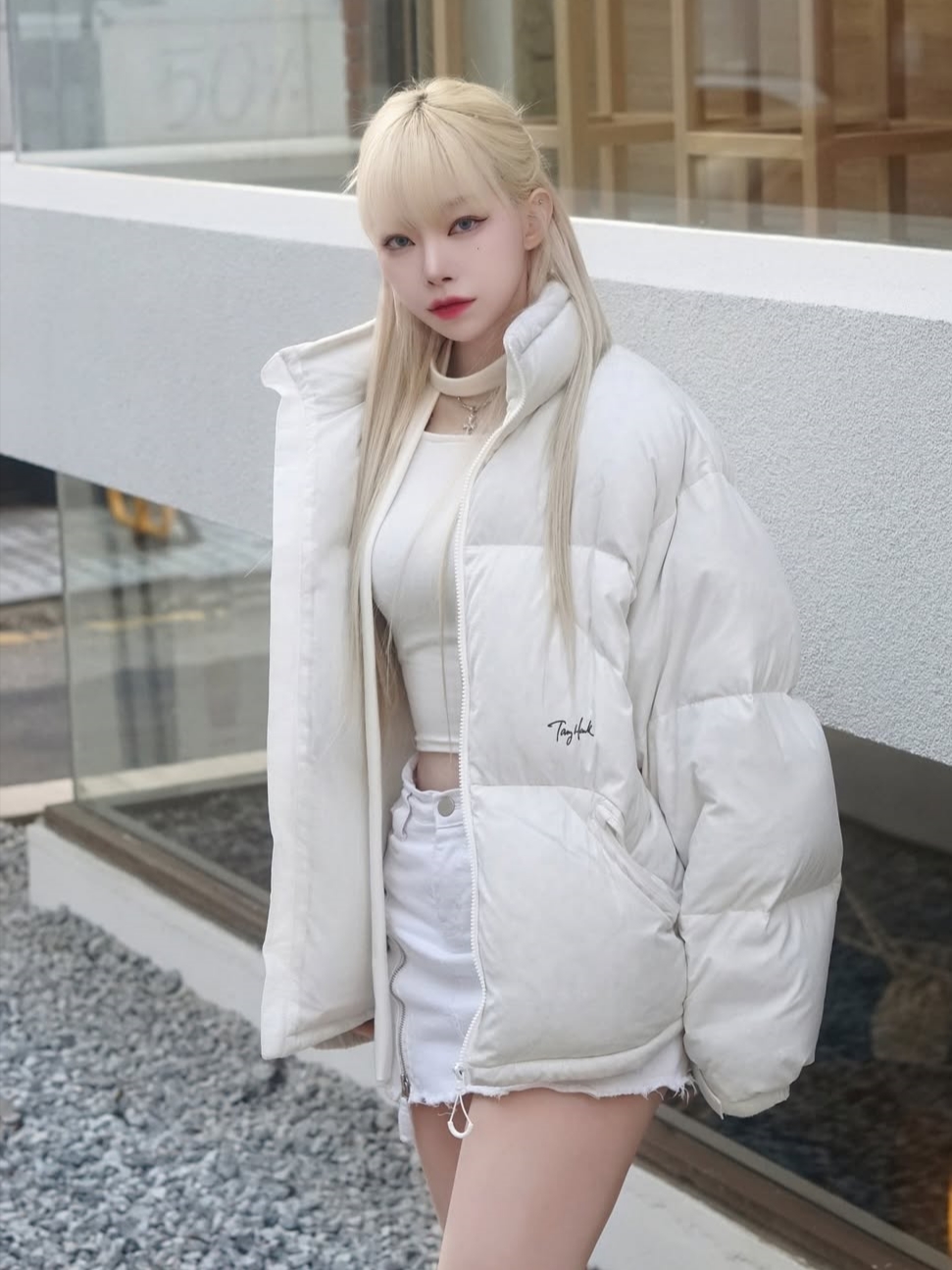 TONY HAWK Torrey Pines High Neck Down Short Puffer Ivory 착용 스타일 - 1