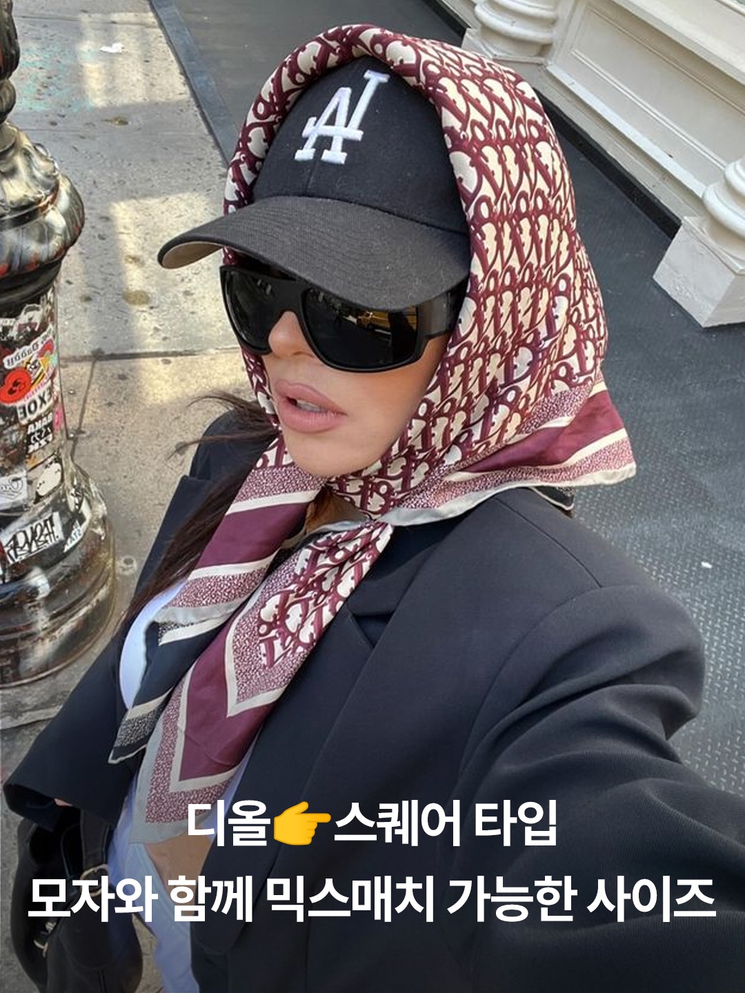 Burberry Check Silk Scarf Sand, (W) Chanel Scarf Cashmere Silk & Black Ivory 착용 스타일 - 5