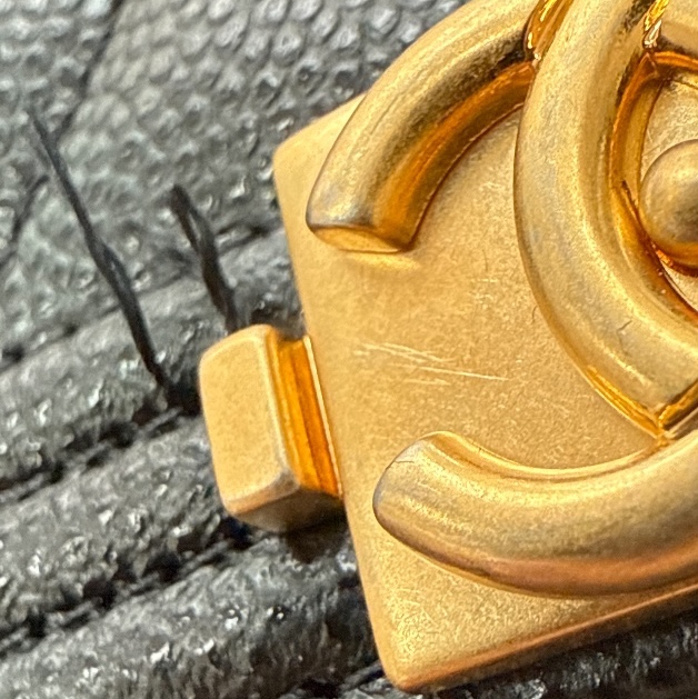 Chanel Boy Chanel Flap Card Holder Grained Calfskin & Gold Black 착용 스타일