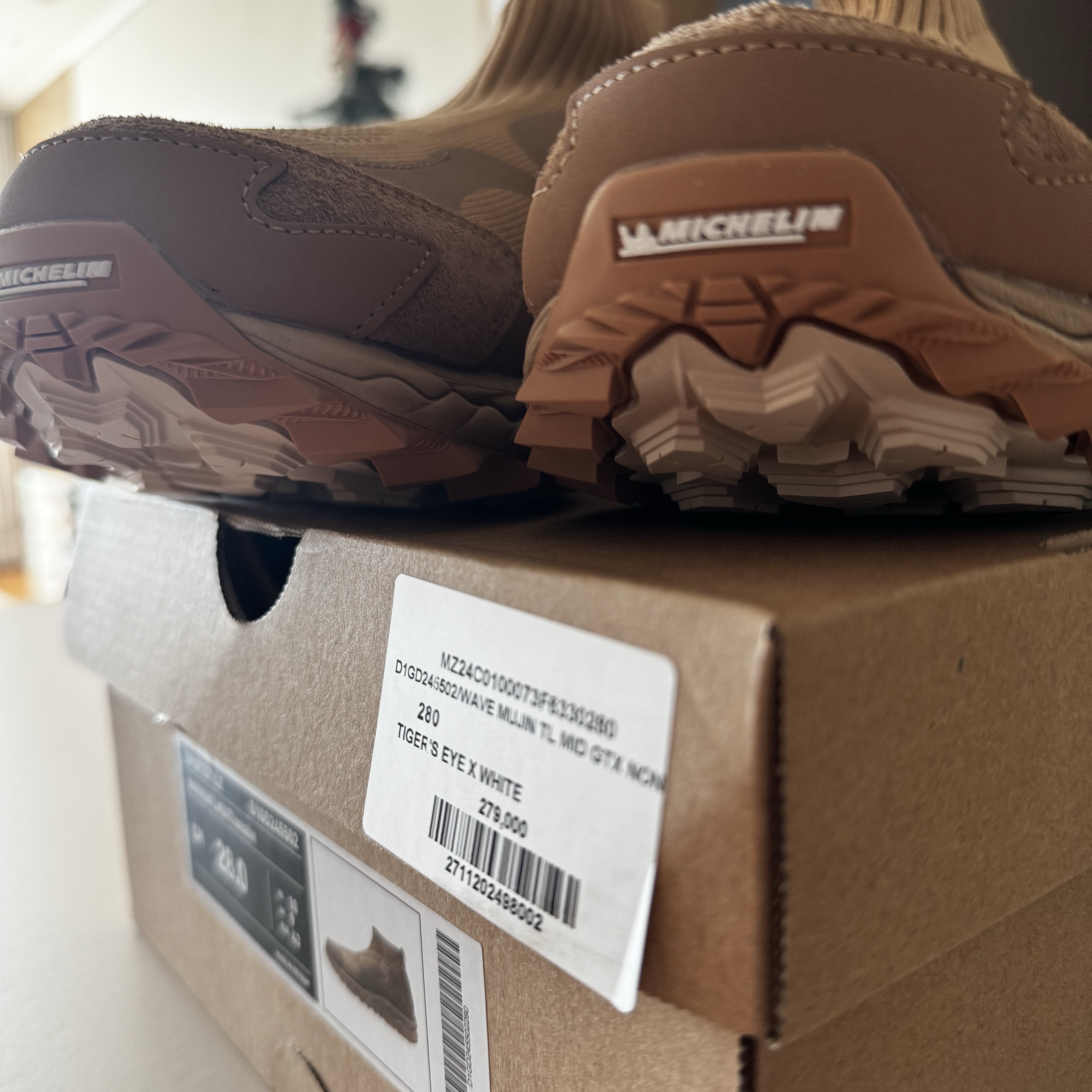 Mizuno Wave Mujin TL MID GTX nonnative Tiger's Eye White 착용 스타일 - 4
