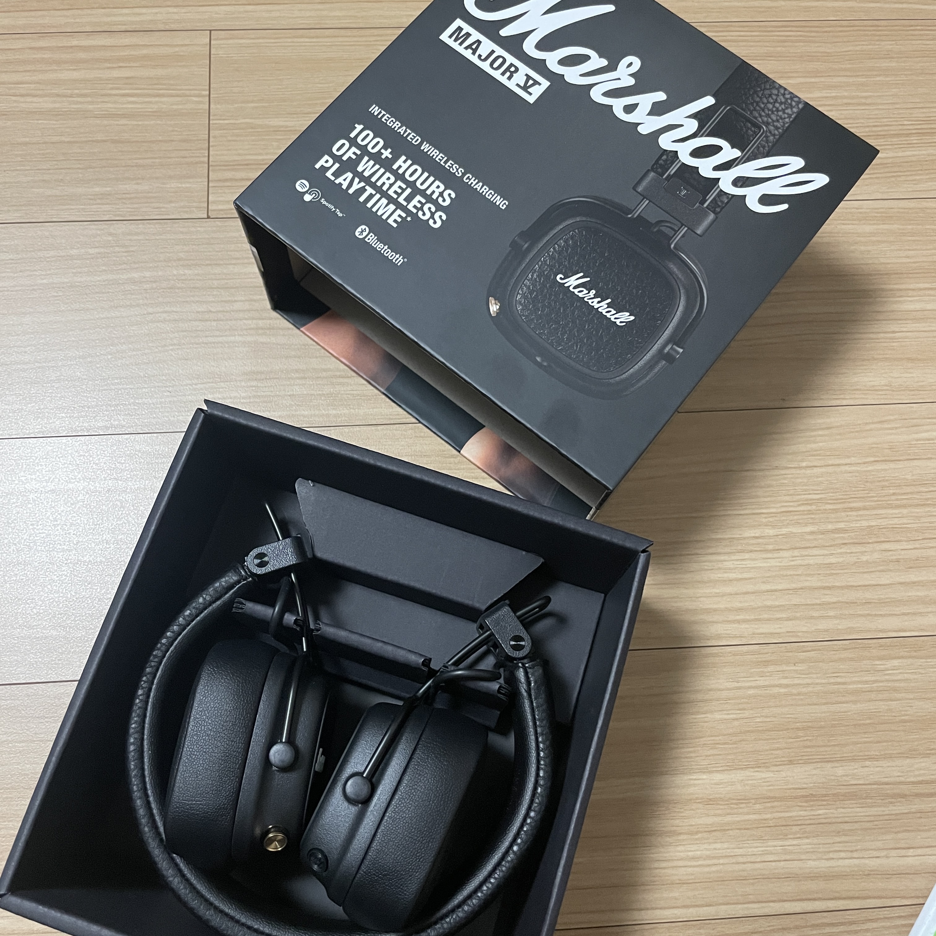 Marshall Major V Black (Korean Ver.) 착용 스타일 - 2