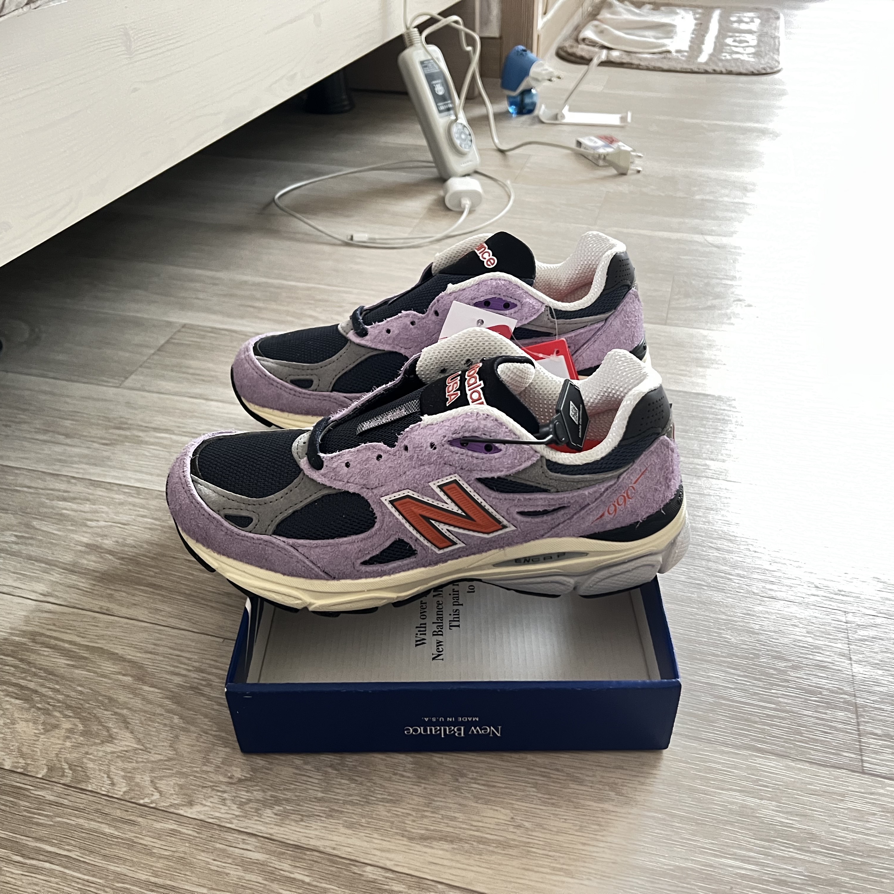 New Balance 990v3 Made in USA Raw Amethyst 착용 스타일