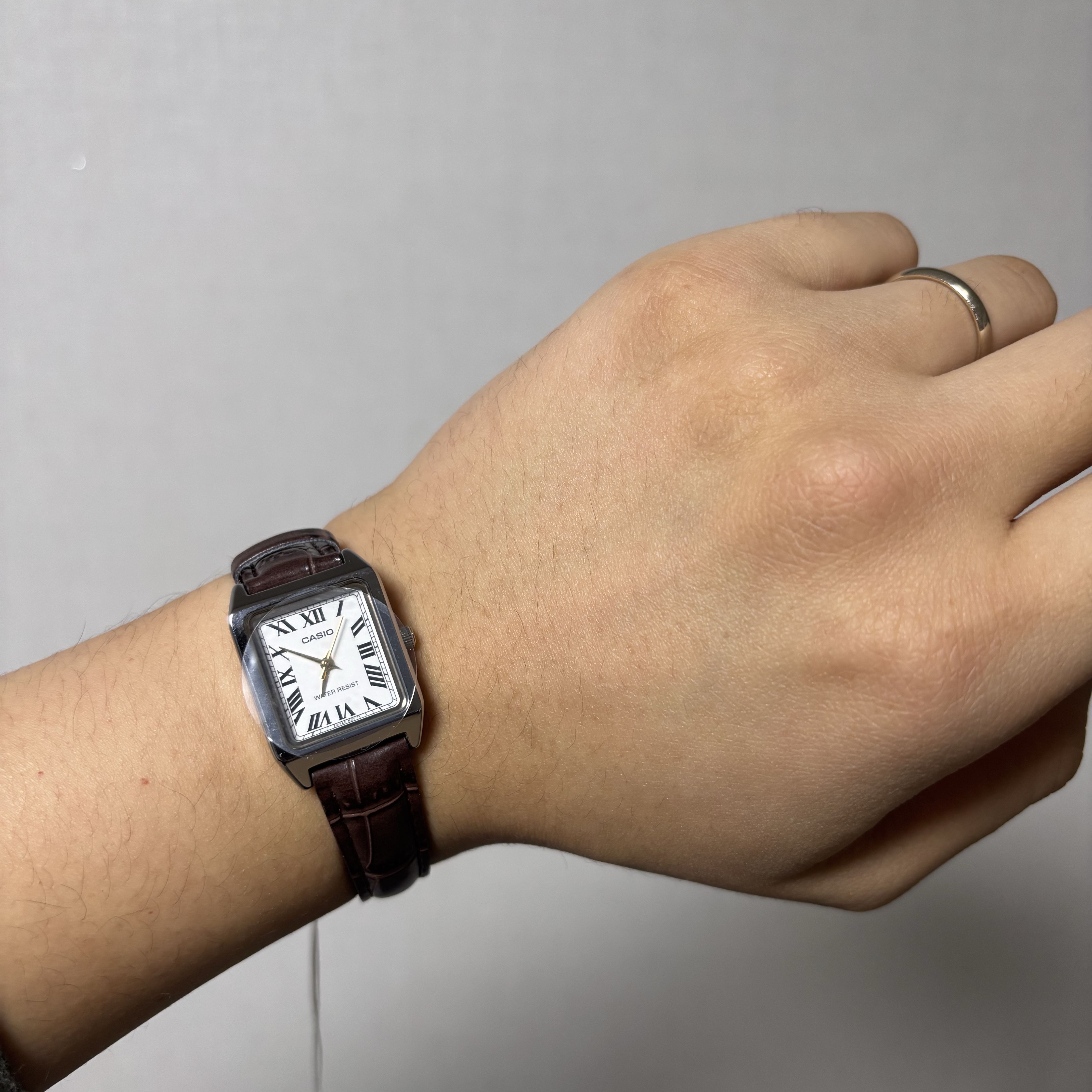 Casio LTP-V007L-7B2 착용 스타일