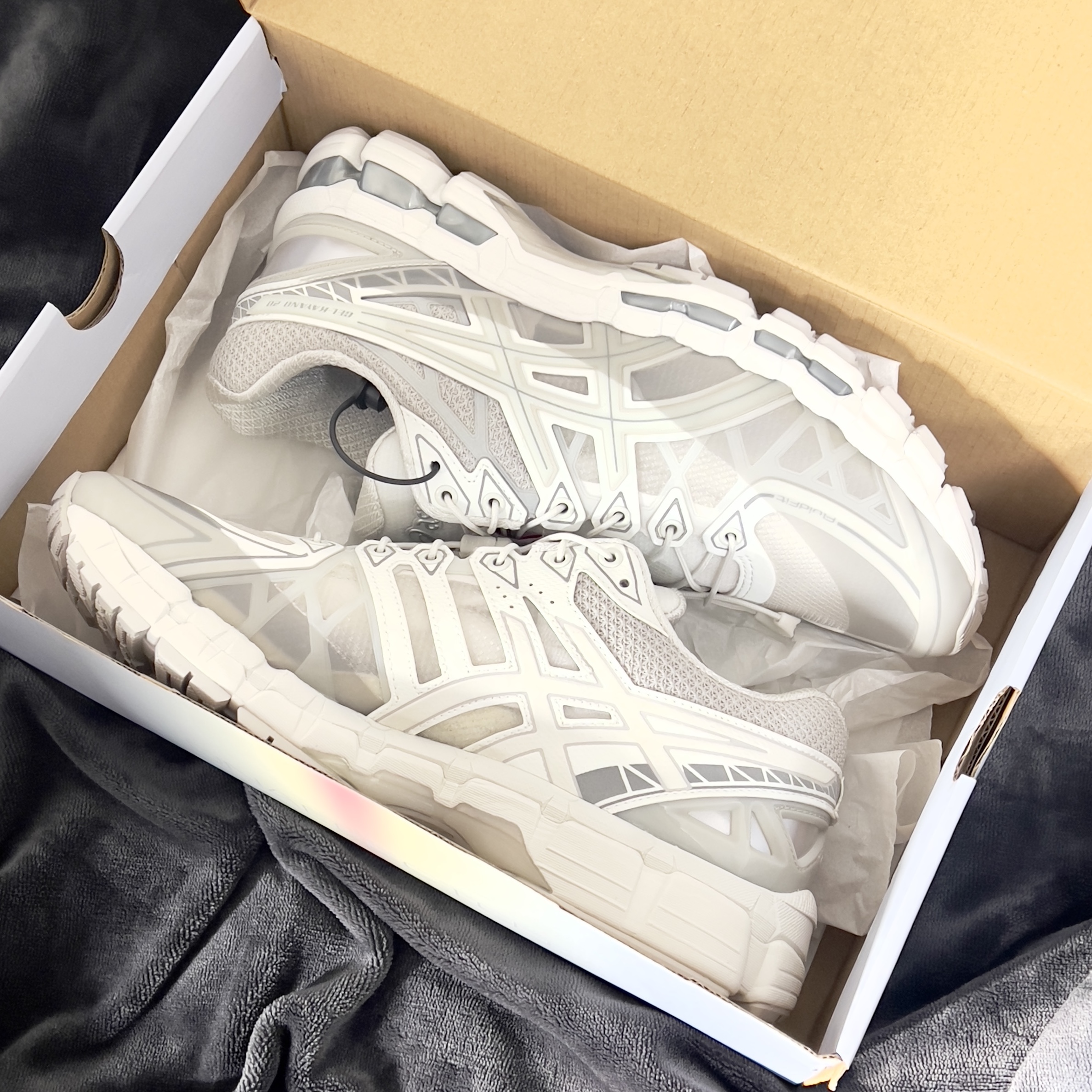 Asics x Unaffected Gel-Kayano 20 Cream Lake Grey 착용 스타일 - 2