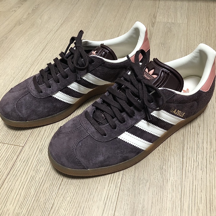 (W) Adidas Gazelle Shadow Brown 착용 스타일 - 2