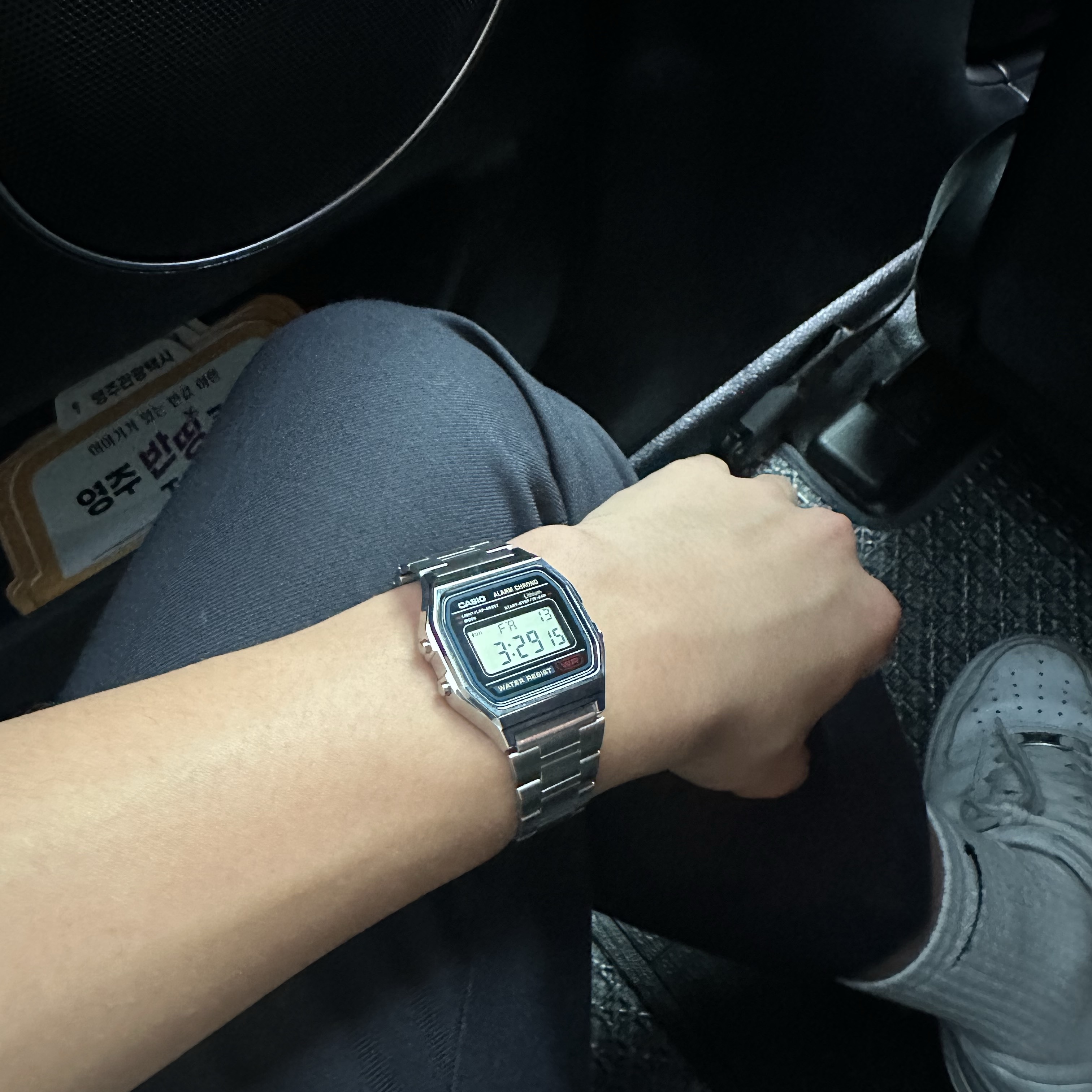 Casio A-158WA-1 착용 스타일