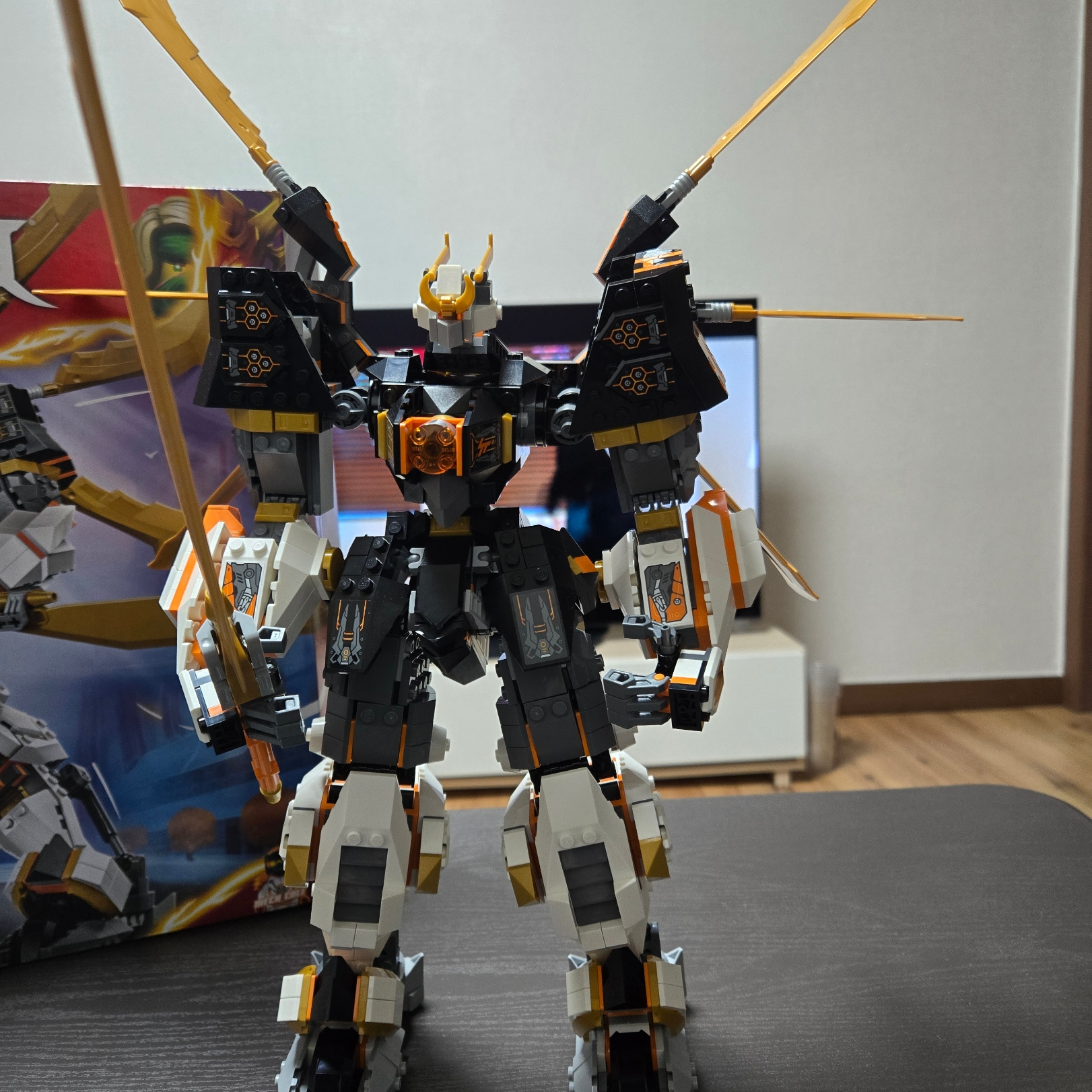 Lego Ninjago Cole's Titan Dragon Mech 착용 스타일 - 2