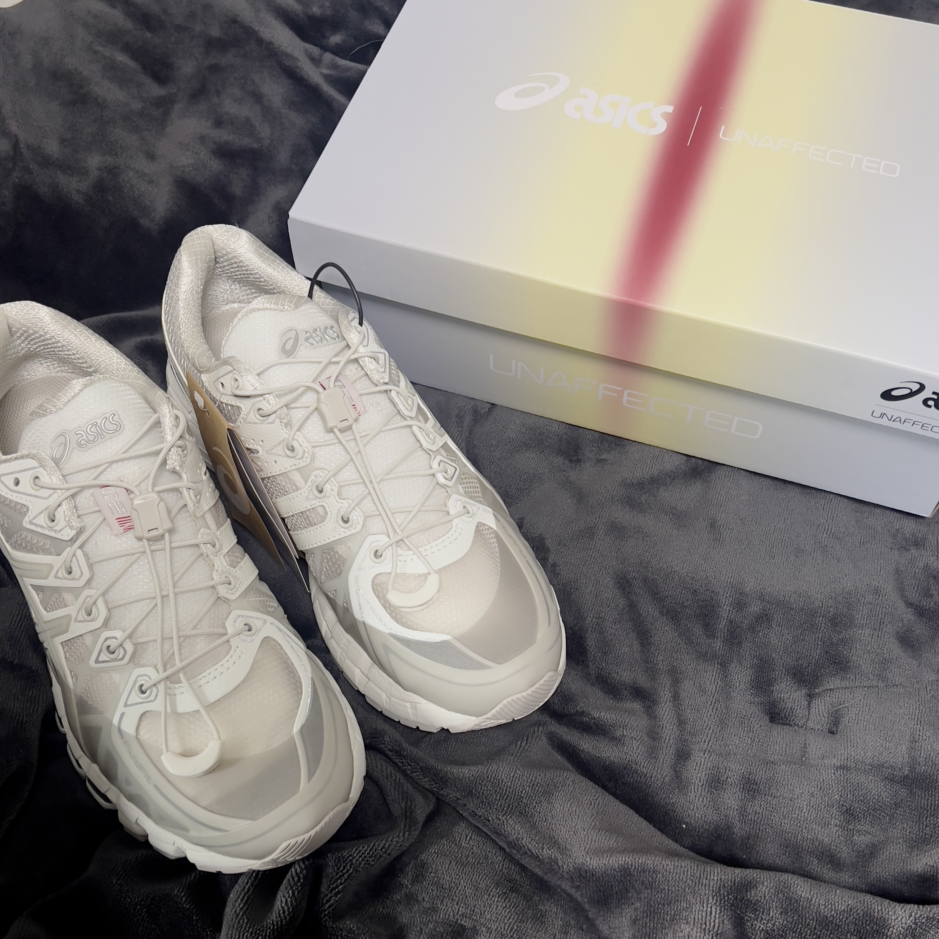 Asics x Unaffected Gel-Kayano 20 Cream Lake Grey 착용 스타일 - 1