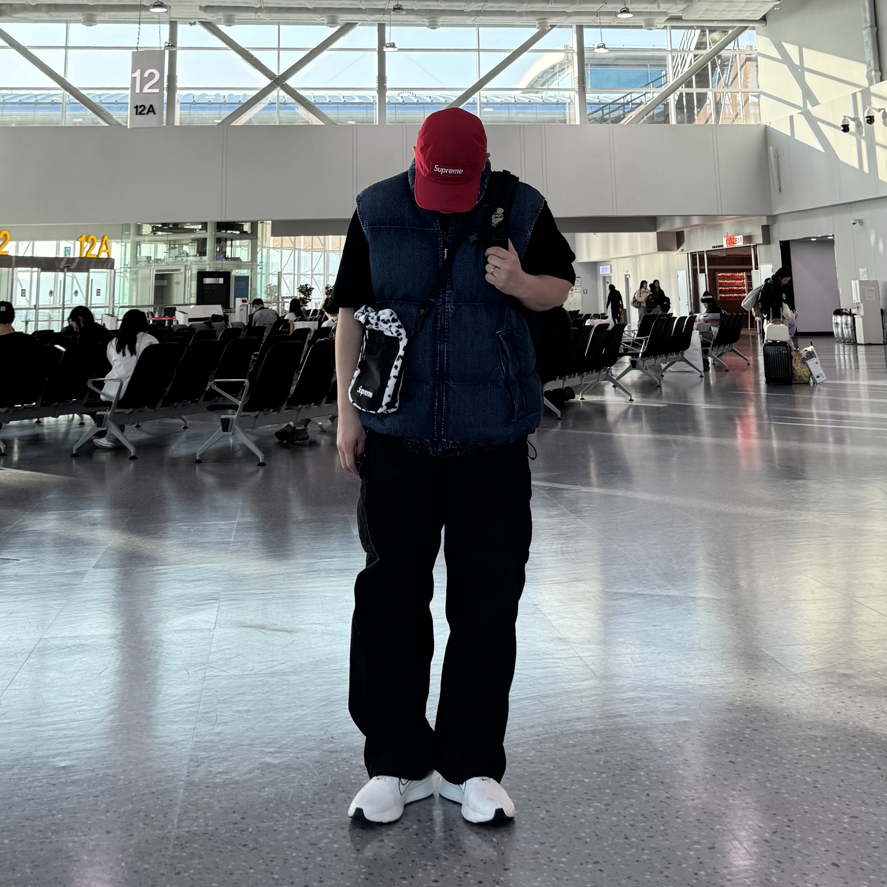 Supreme Polartec Sling Bag Leopard - 24FW, Supreme x Champion Mesh Short Black - 24SS 착용 스타일 - 2