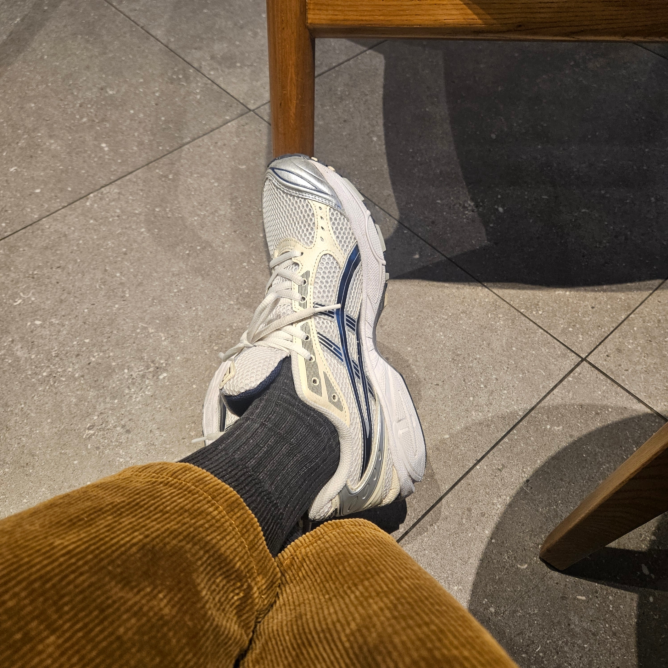 (W) Asics Gel-Kayano 14 White Midnight 착용 스타일 - 1