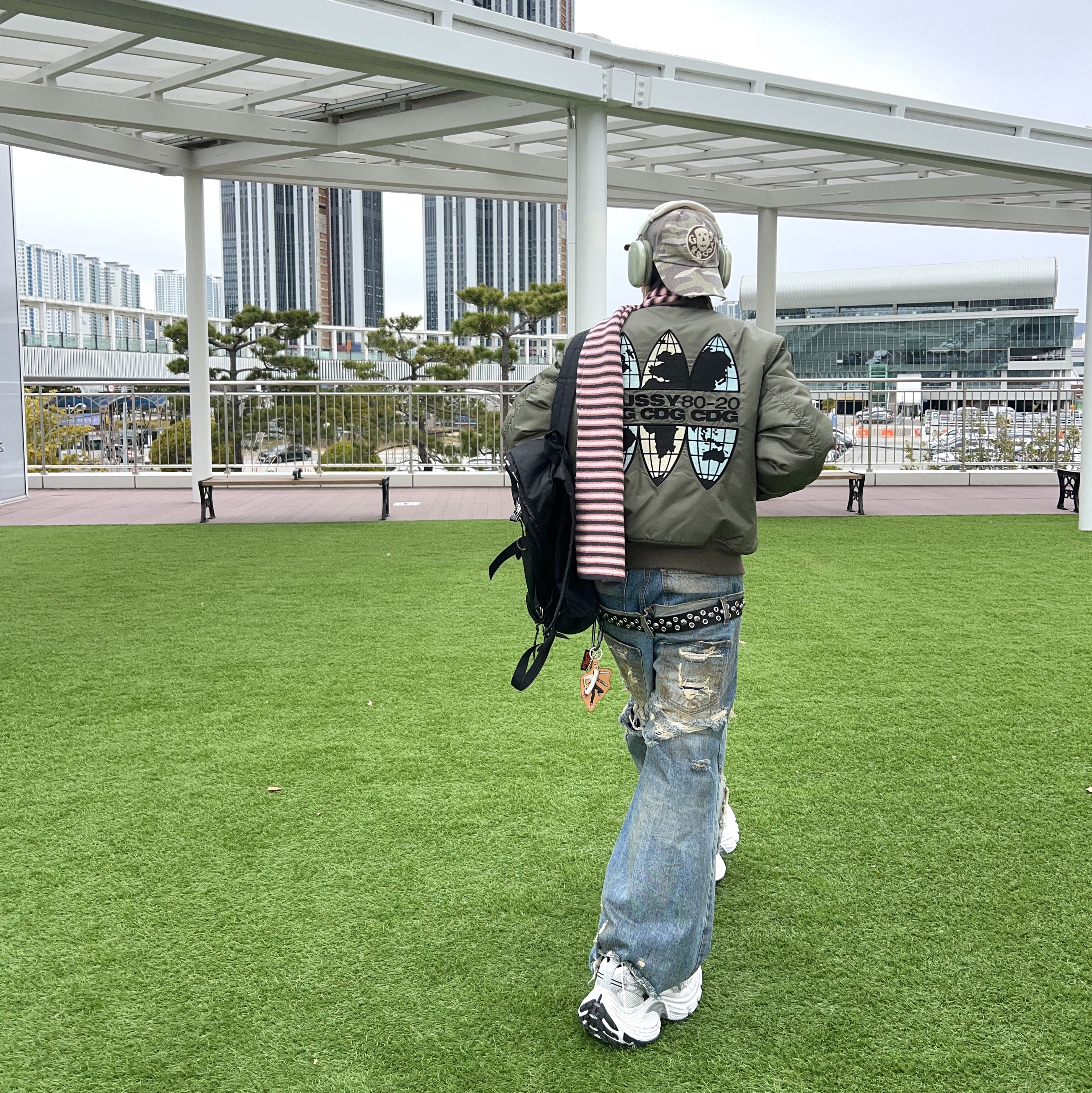 ETCE Ghost Cap Washed Camo, Balenciaga 10XL Sneakers White Grey Silver Black 착용 스타일 - 4