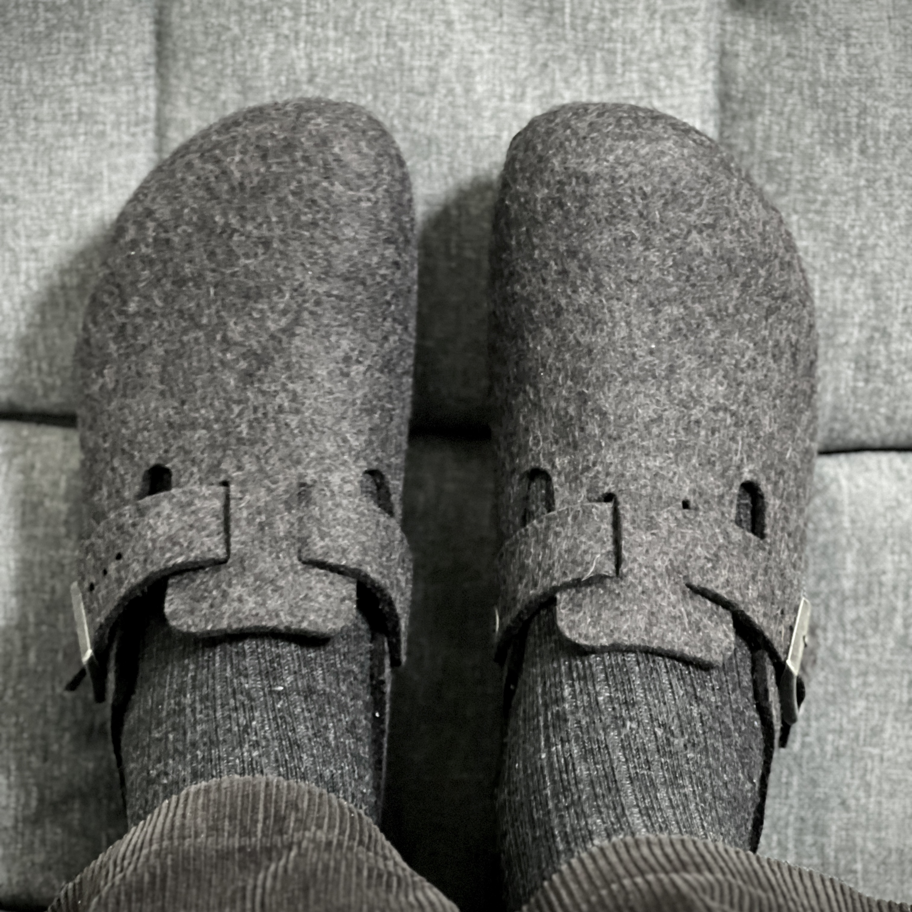 Birkenstock Boston Wool Felt Anthracite - Narrow, Birkenstock Boston Suede Leather Taupe - Regular 착용 스타일
