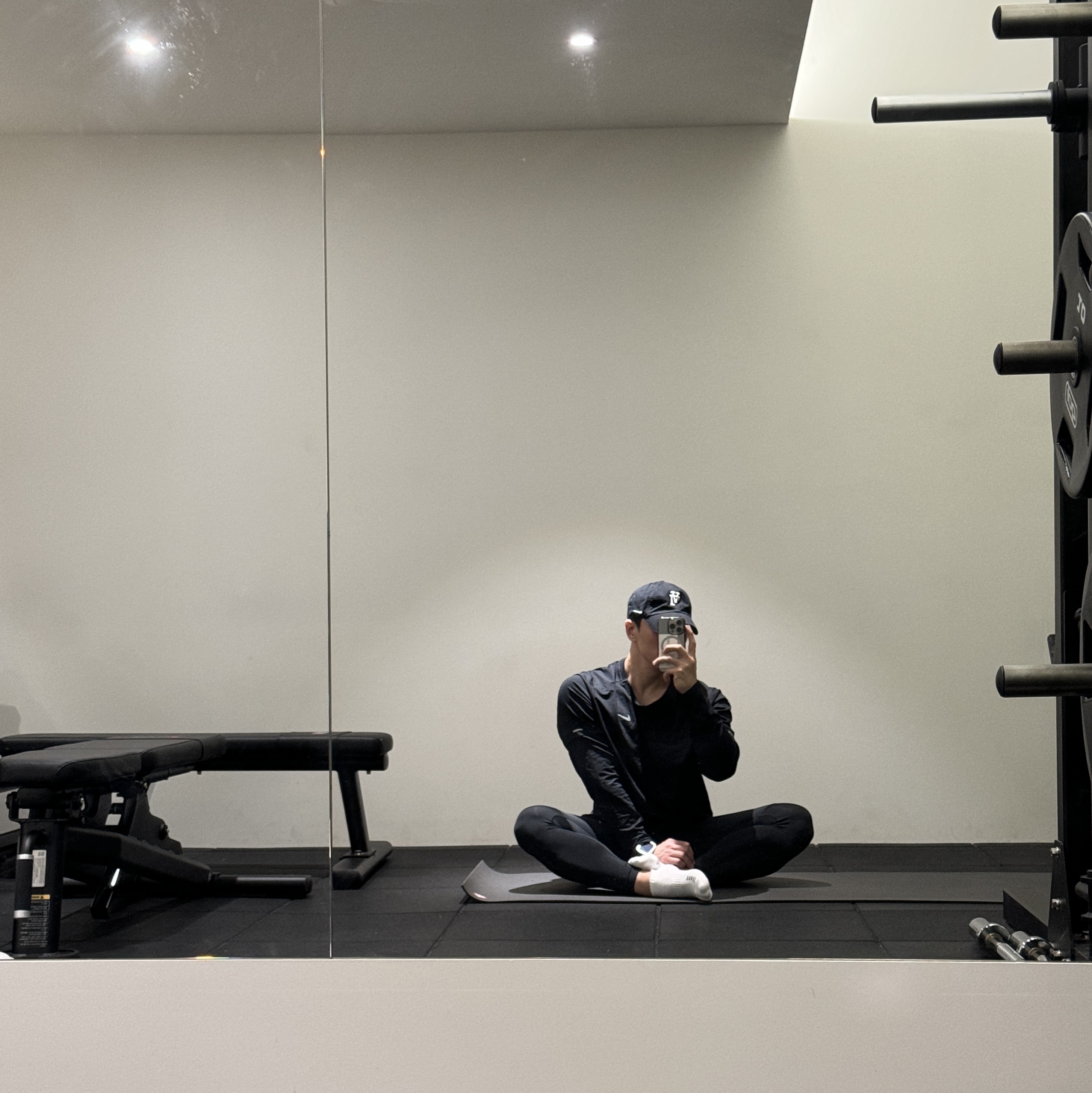 Nike Dri-Fit ADV Aeroswift Racing Tights Black - Asia, Nike Dri-Fit Legend Long Sleeve Fitness Top Black - Asia 착용 스타일 - 1