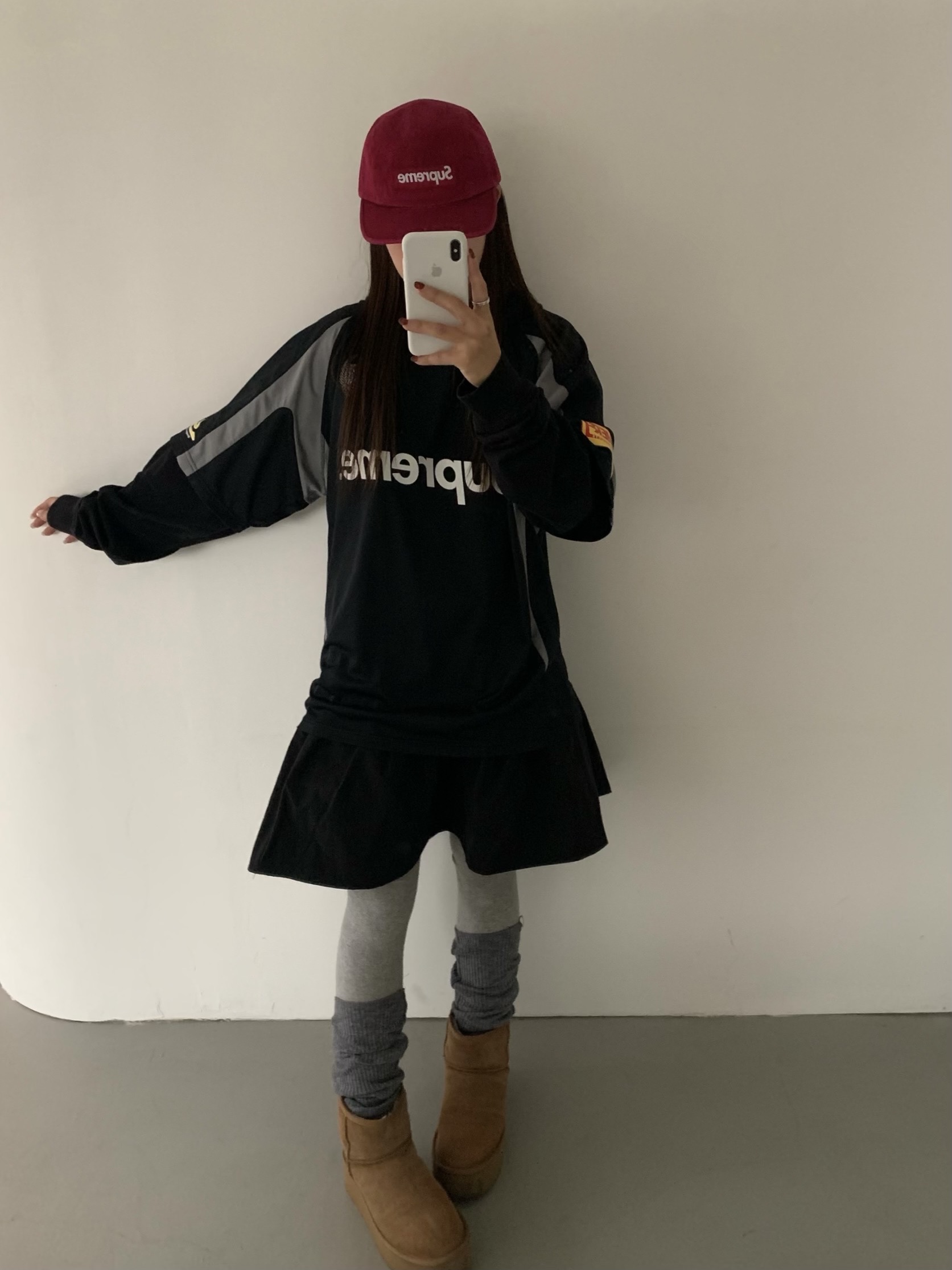 Supreme Hooded Soccer Jersey Black - 23FW, Supreme Washed Chino Twill Camp Cap Cranberry - 24FW 착용 스타일 - 2