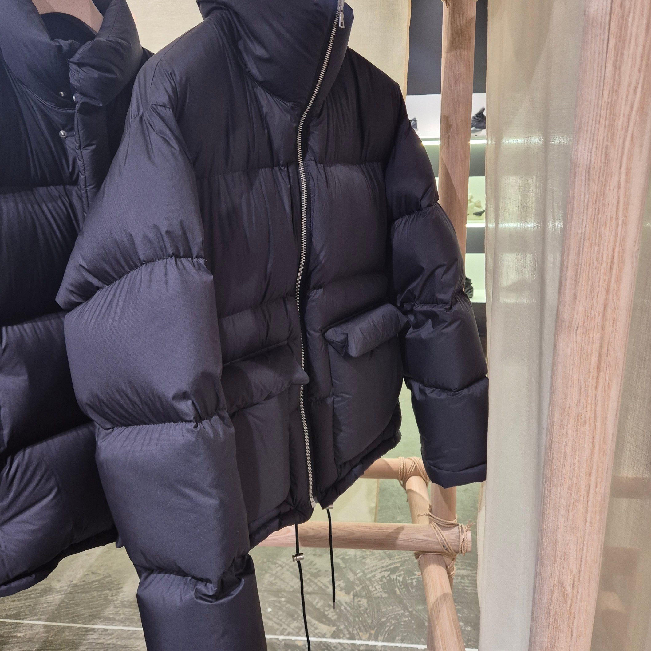 Auralee Super Light Nylon Ripstop Down Blouson Black 착용 스타일