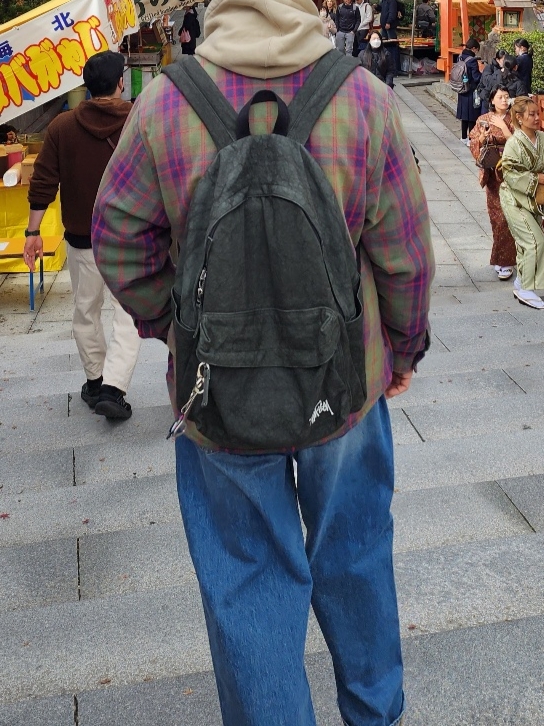 Stussy Canvas Backpack Washed Black 착용 스타일 - 3