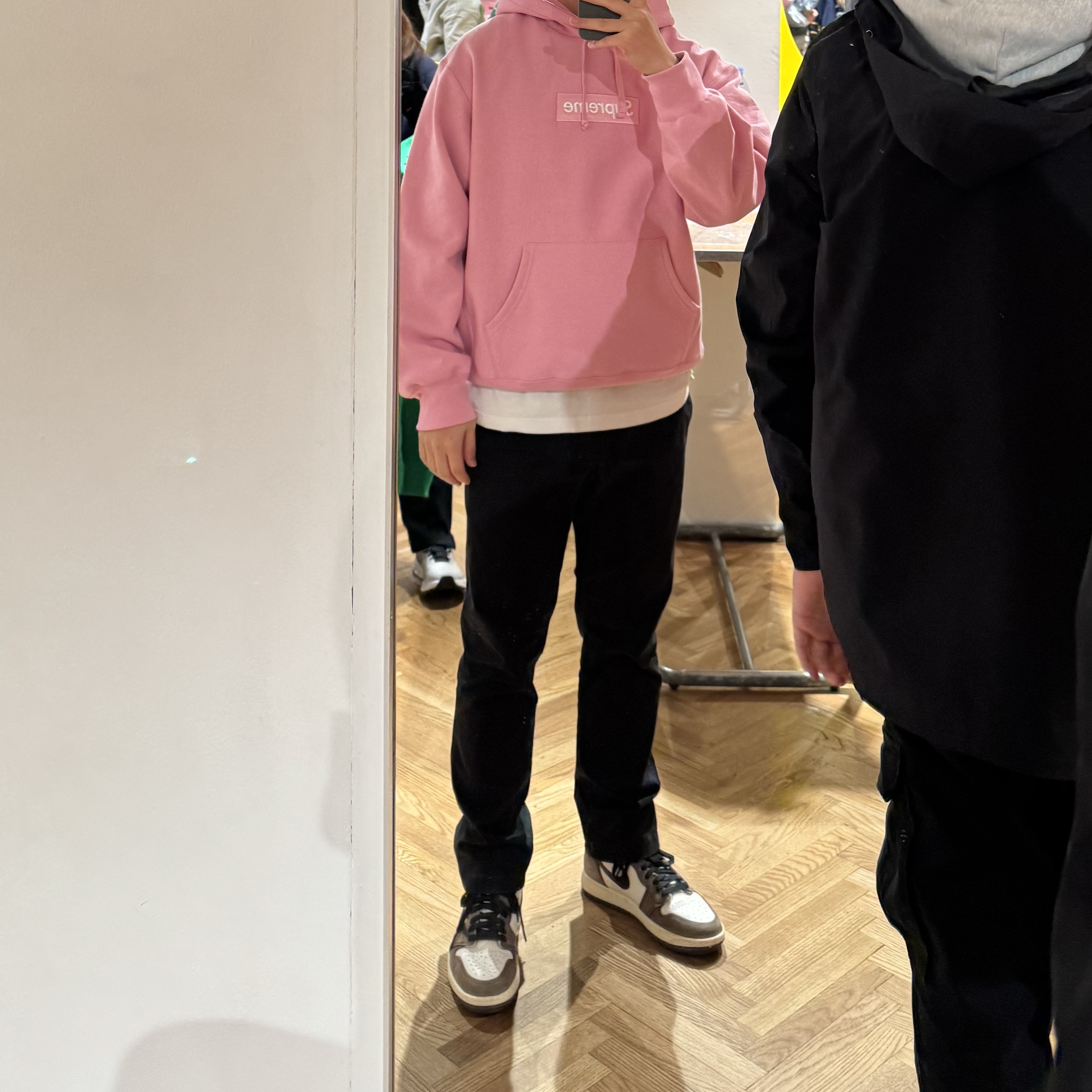 Supreme Box Logo Hooded Sweatshirt Dusty Pink - 24FW 착용 스타일 - 1