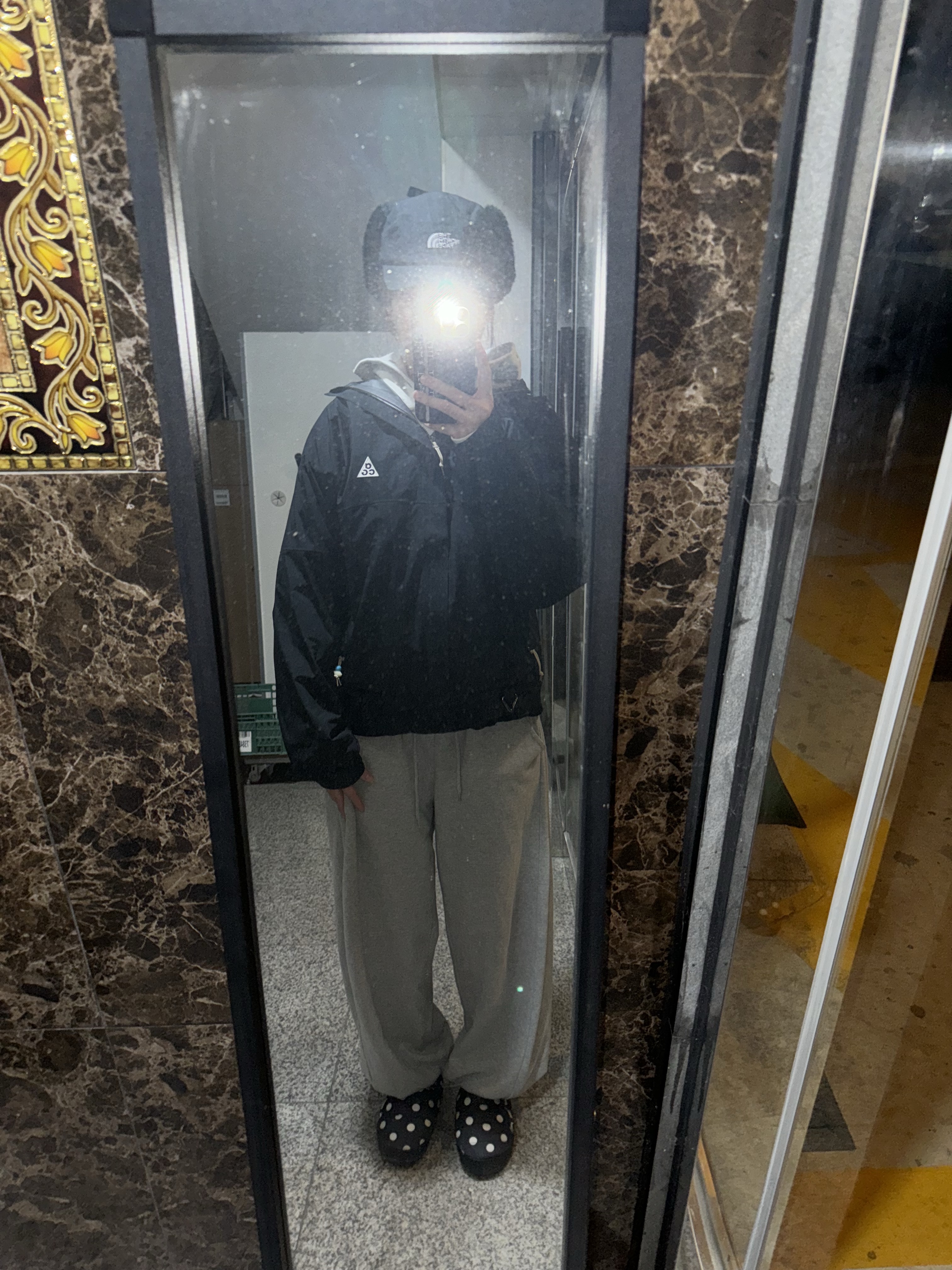The North Face Drivent Earmuff Cap Black, Nike ACG Storm-Fit ADV Cascade Rains Full Zip Jacket Black - Asia 착용 스타일