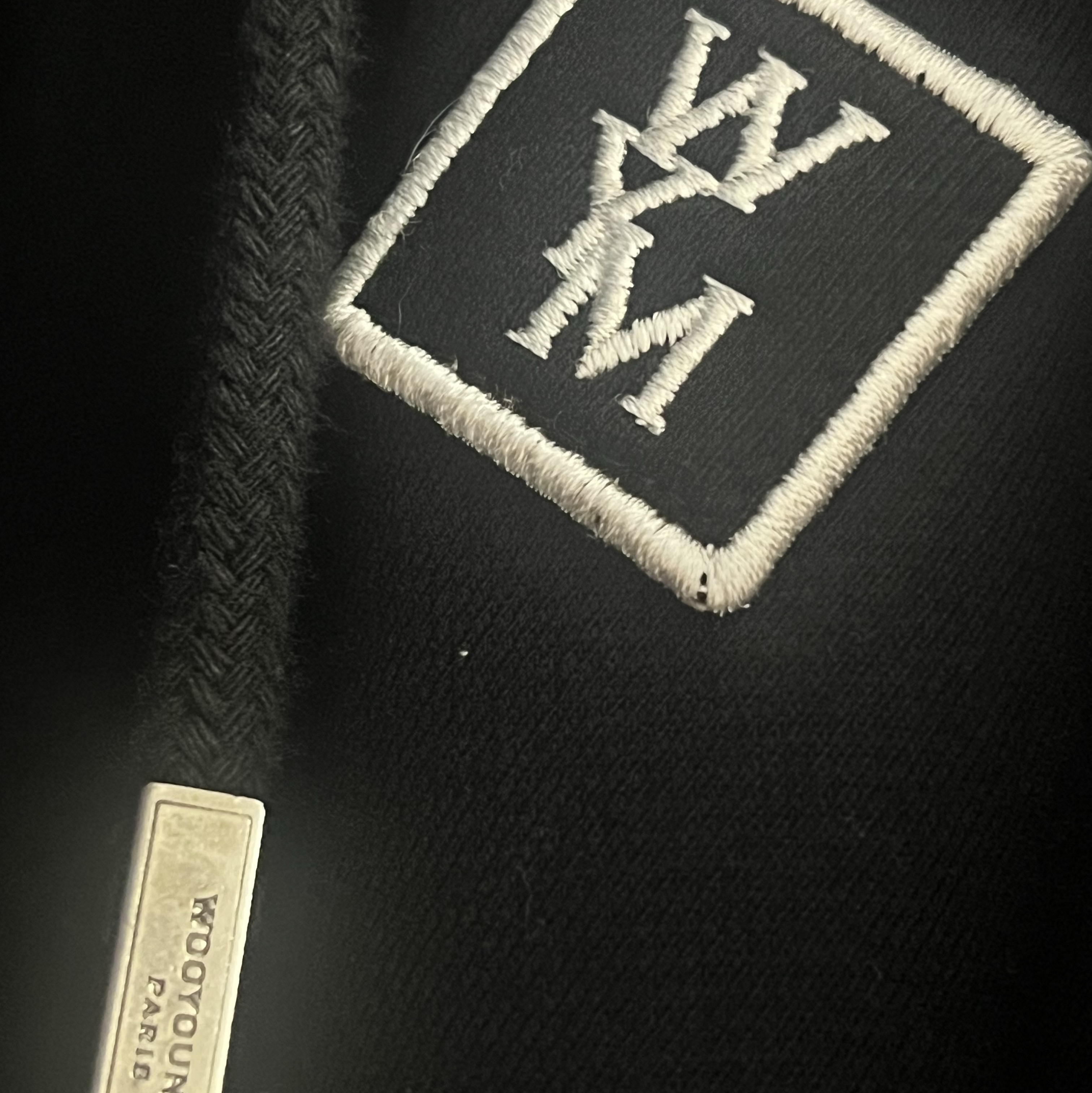 Wooyoungmi Cotton White Back Logo Hoodie Black - 22FW 착용 스타일