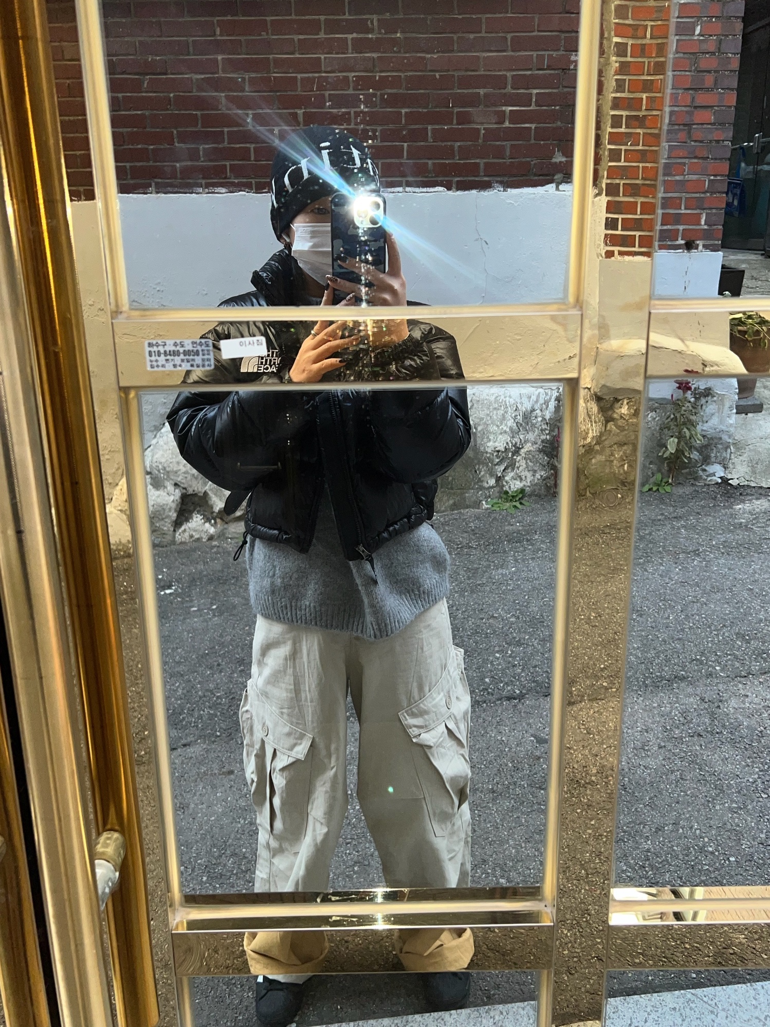 Matin Kim Logo Jacquard Short Beanie Black, (W) The North Face Nuptse Short Jacket Black 착용 스타일 - 3