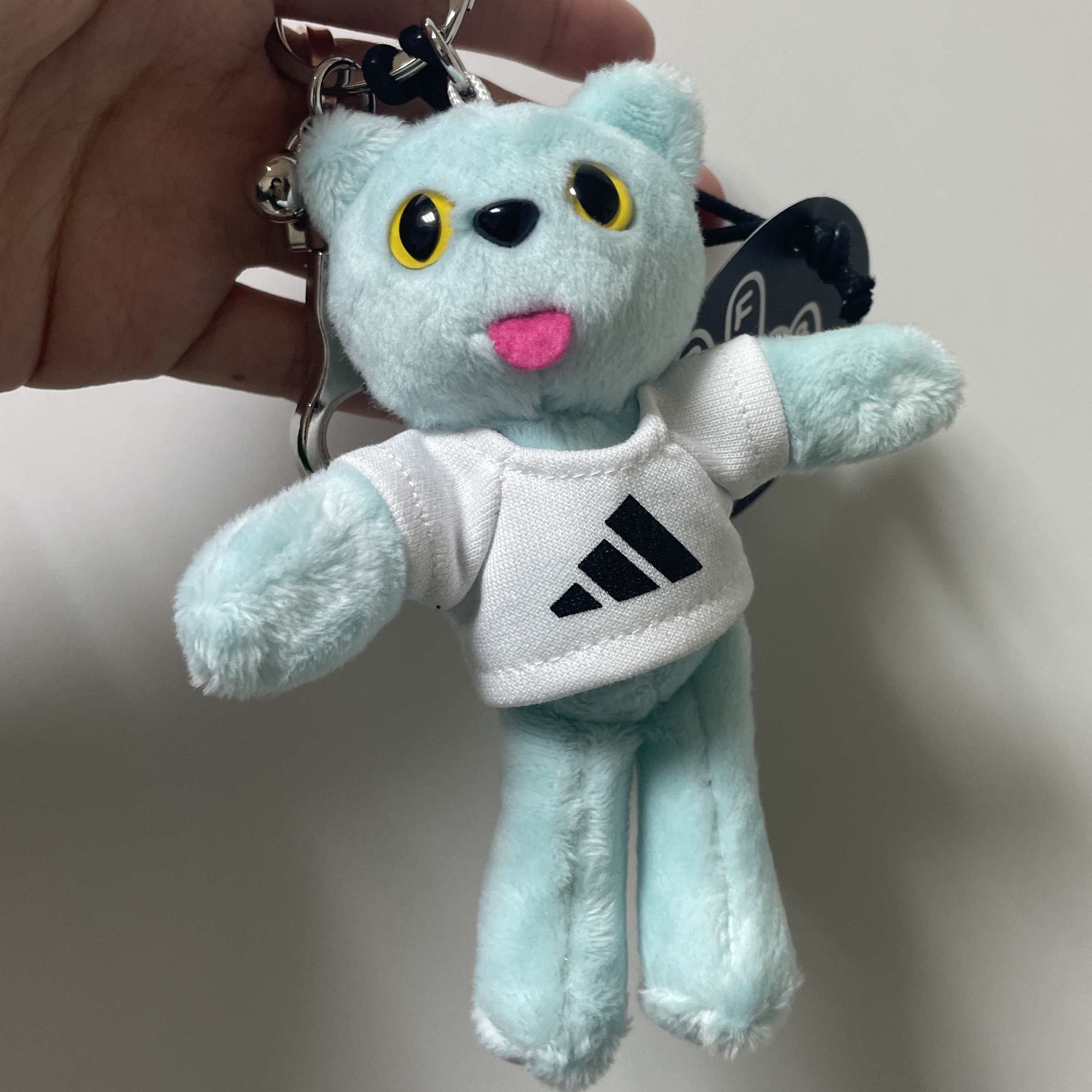 Comfort x Adidas Piyong Keyring Cream Soda 착용 스타일 - 1