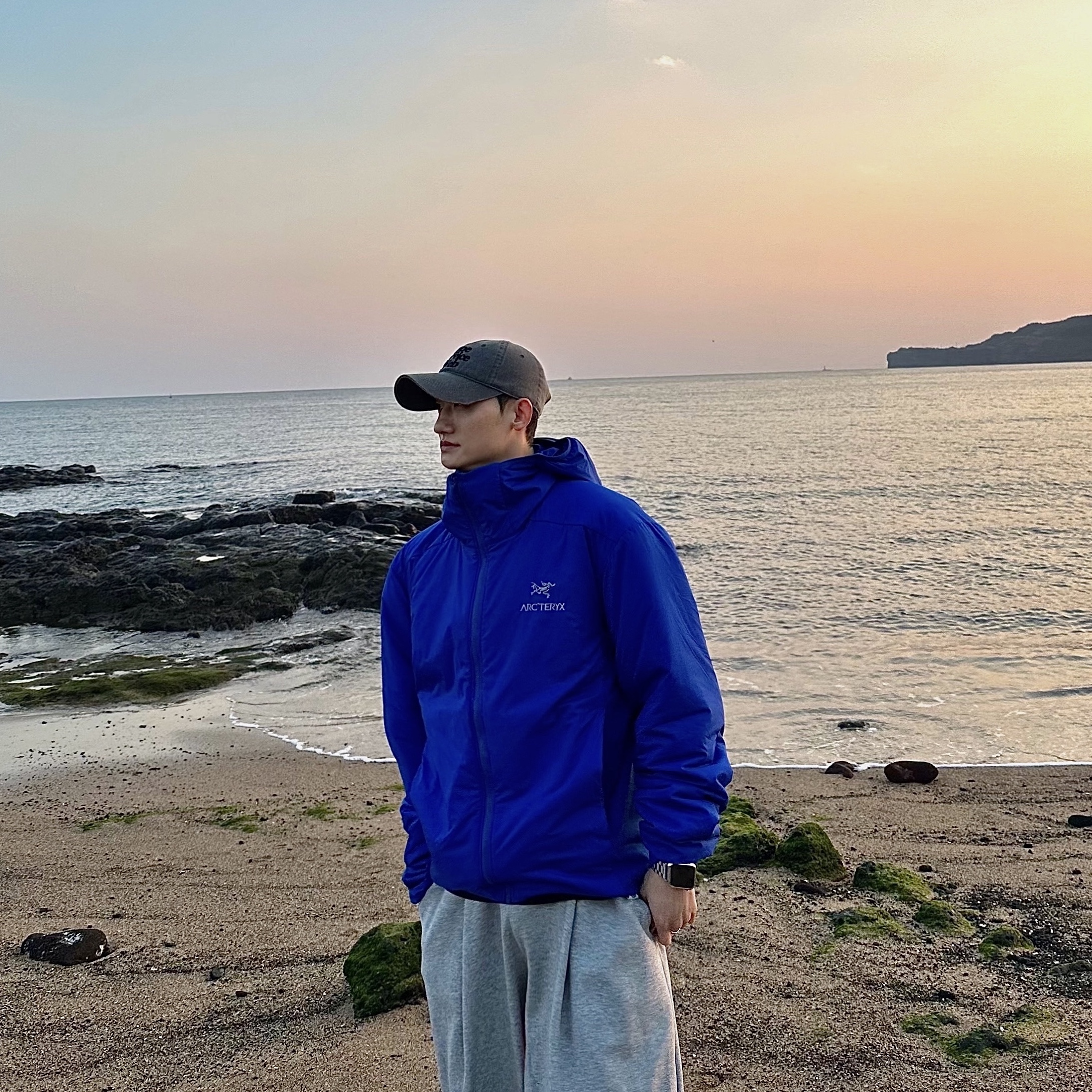 Arc'teryx Atom Hoody Vitality 착용 스타일