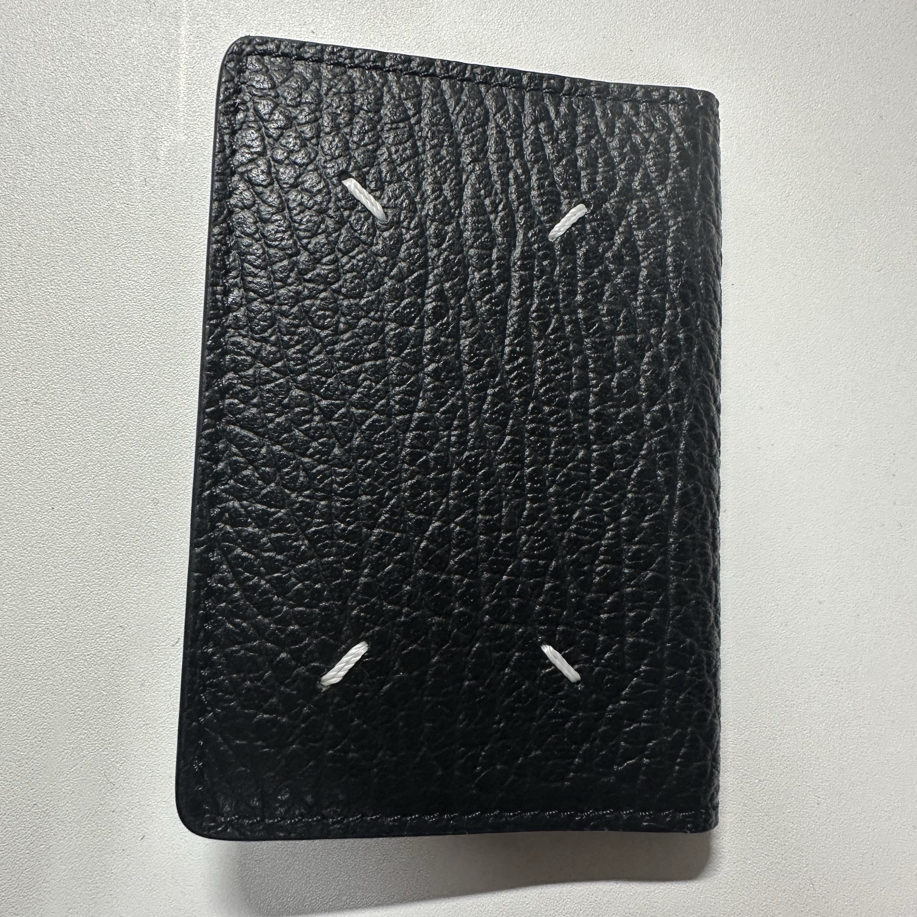 Maison Margiela Bovine Leather Card Holder Black 착용 스타일 - 1