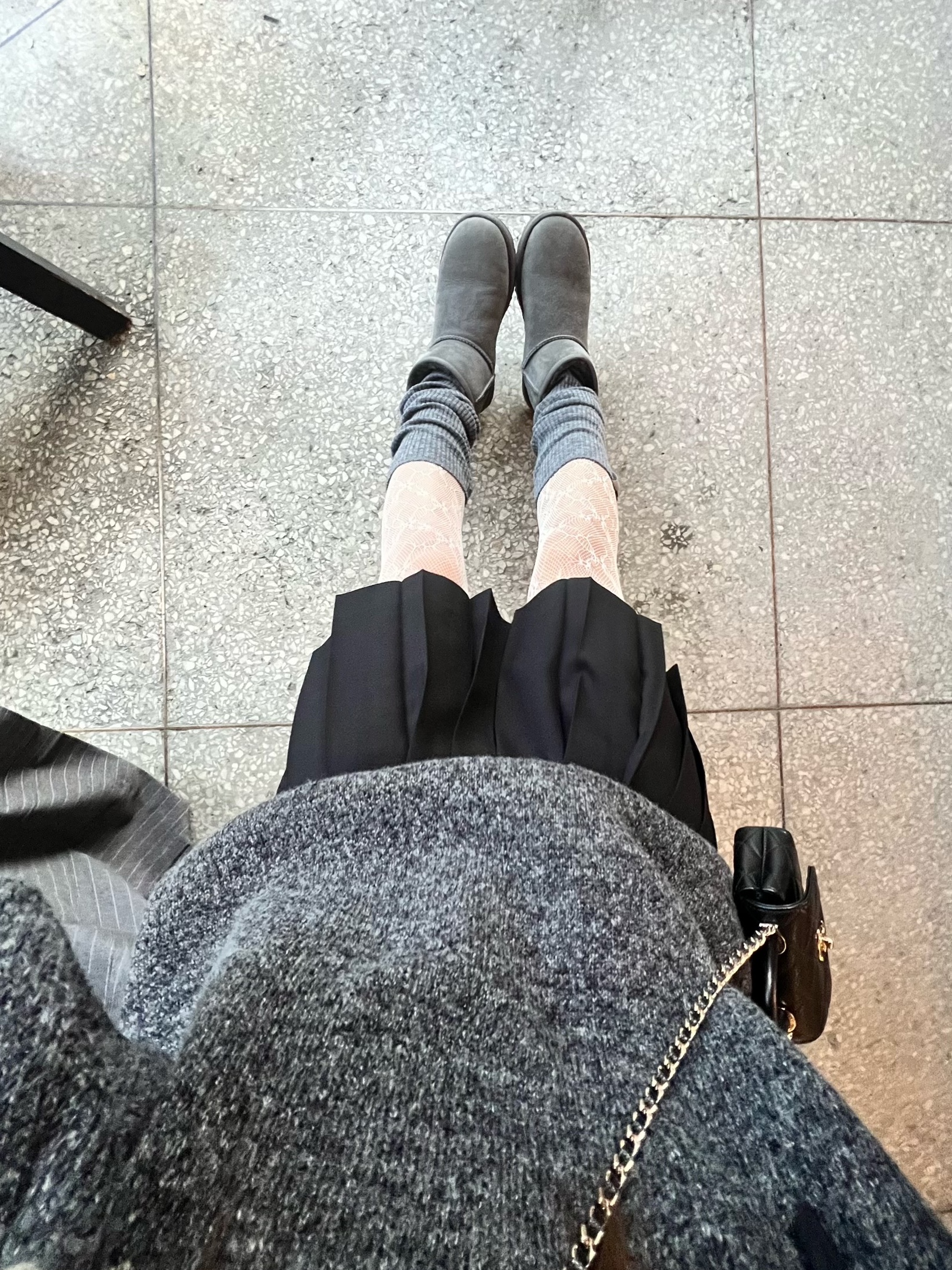 Hysteric Glamour You Pay Necklace Silver, (W) UGG Classic Mini II Boots Grey 착용 스타일 - 2