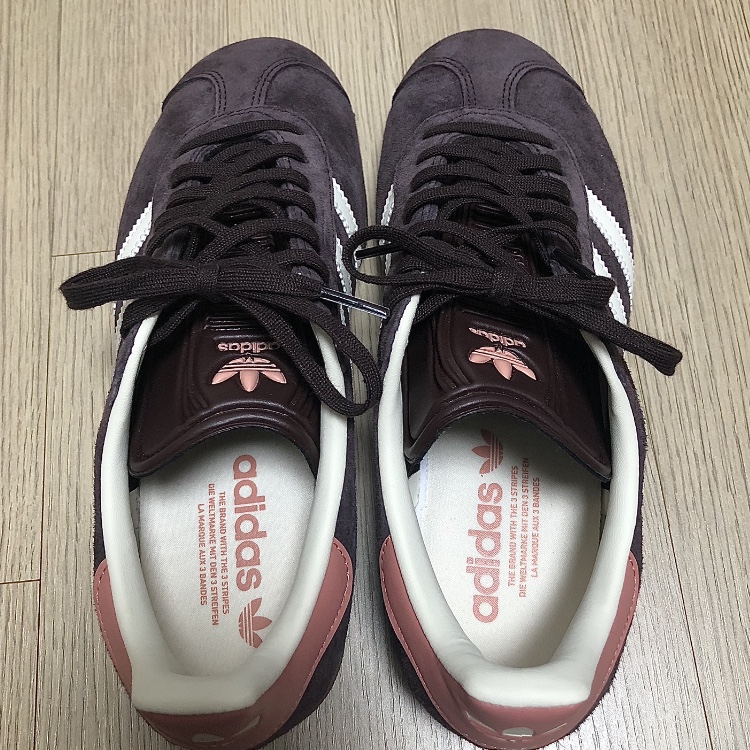 (W) Adidas Gazelle Shadow Brown 착용 스타일 - 4