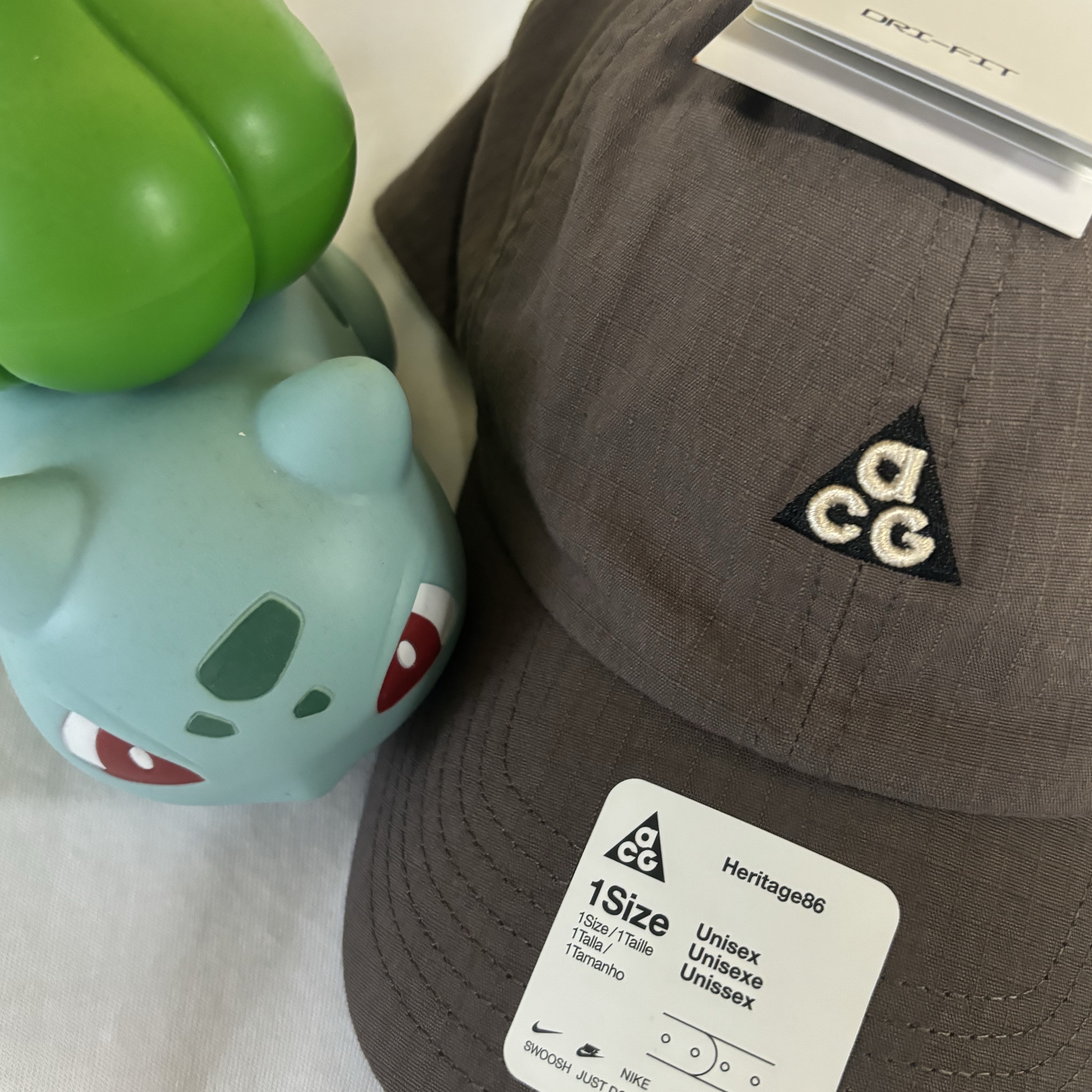 Nike ACG Heritage 86 Cap Ironstone 착용 스타일