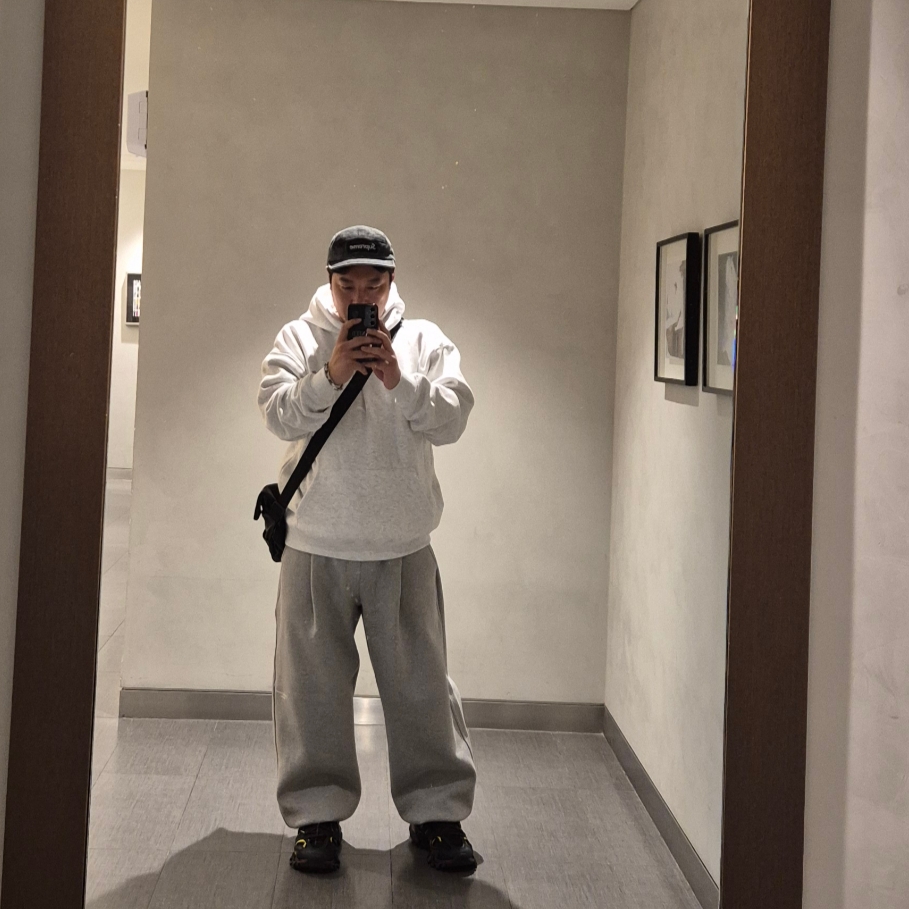 IAB Studio Hoodie Light Gray, Undermycar Mu.03 Anti Fxxking Logo Play Oversized Sweat Jogger Melange Gray 착용 스타일