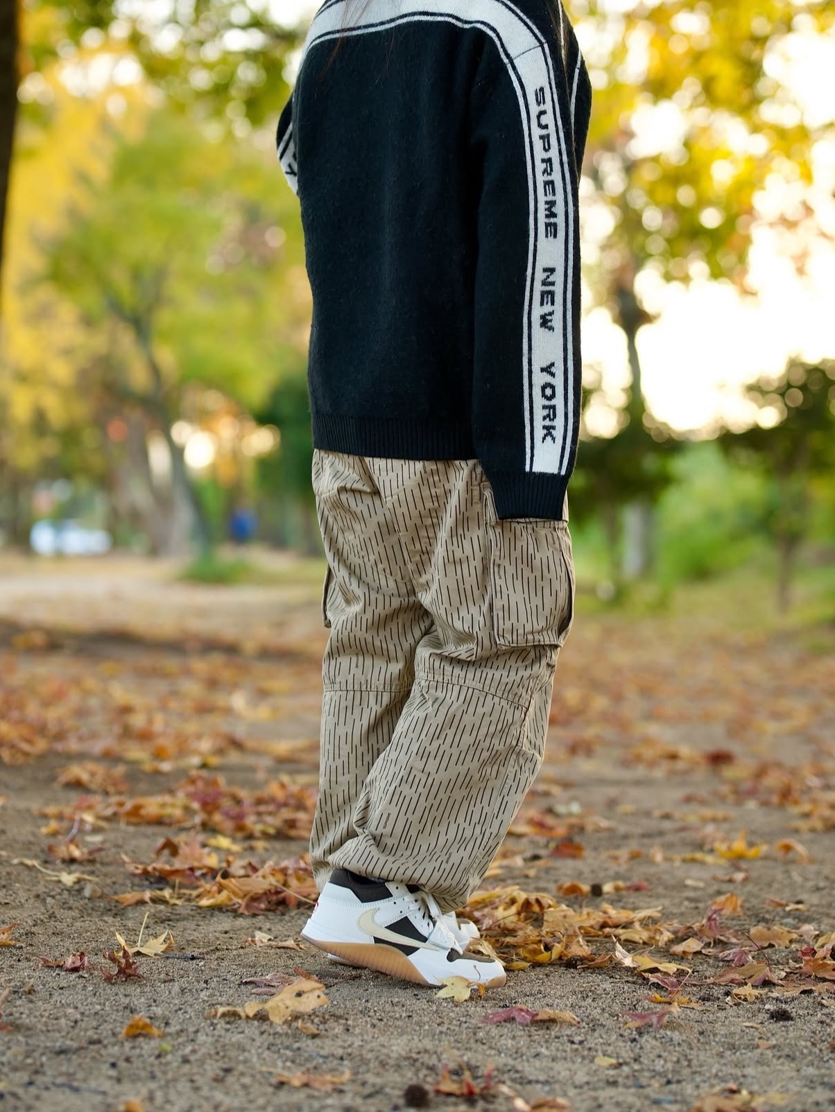 Supreme Back Stripe Sweater Black - 24FW 착용 스타일