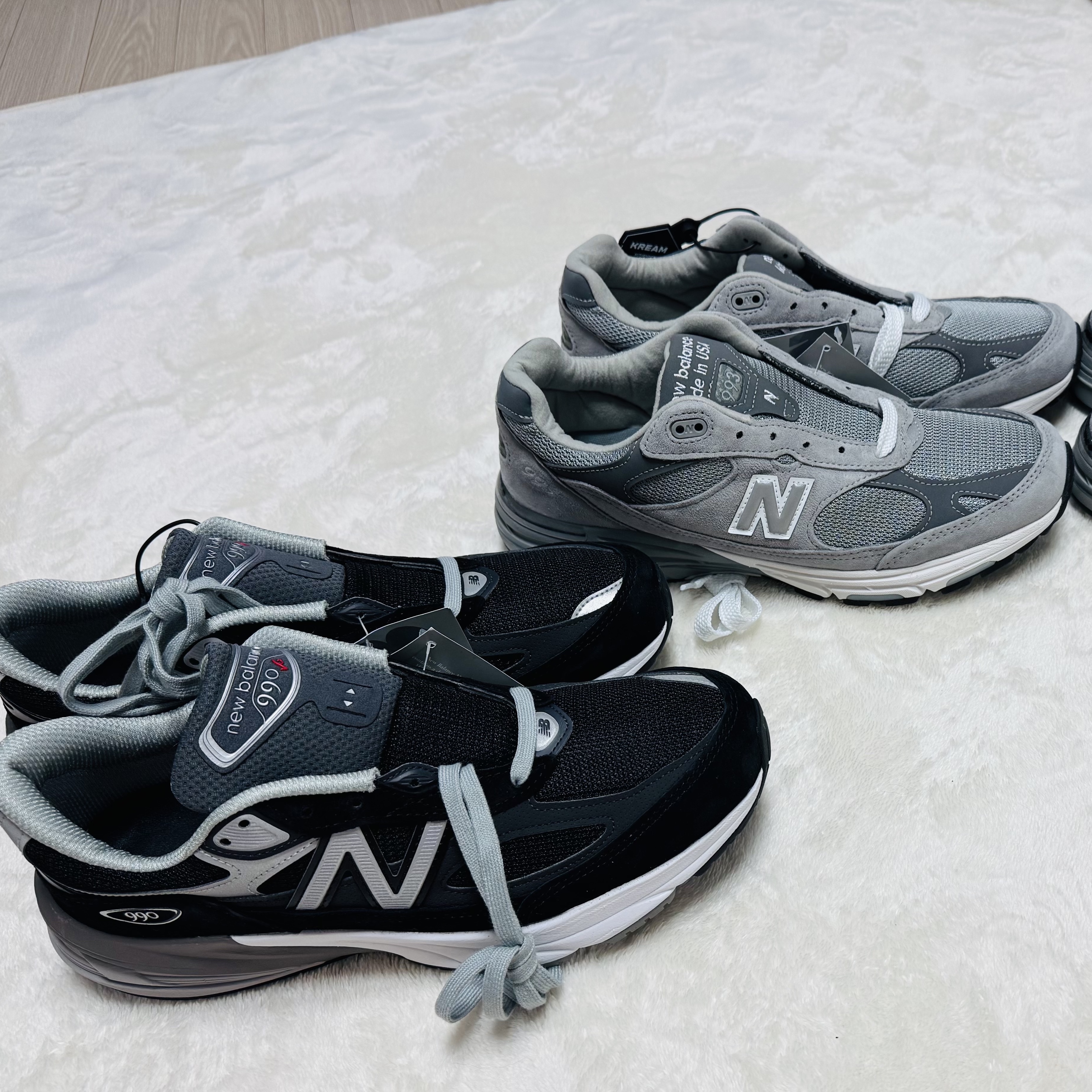 New Balance 993 Made in USA Grey - D Standard, New Balance 990v6 Made in USA Black White 착용 스타일