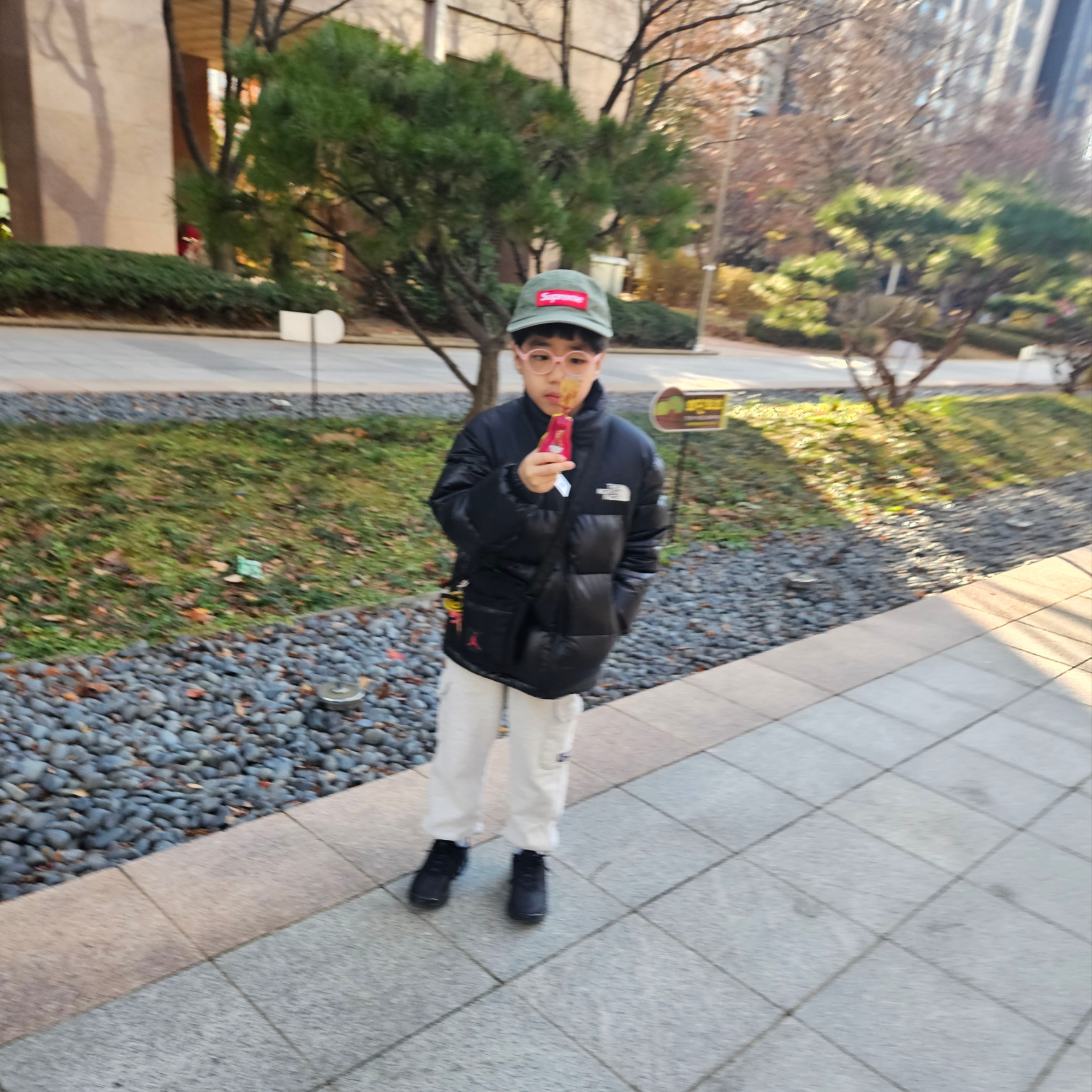 Maison Mihara Yasuhiro Baker OG Sole OD Canvas Low-top Sneakers Black, (Kids) Essentials Logo Print Sweatpants Garden Glove - Mr. Porter Exclusive 착용 스타일 - 7