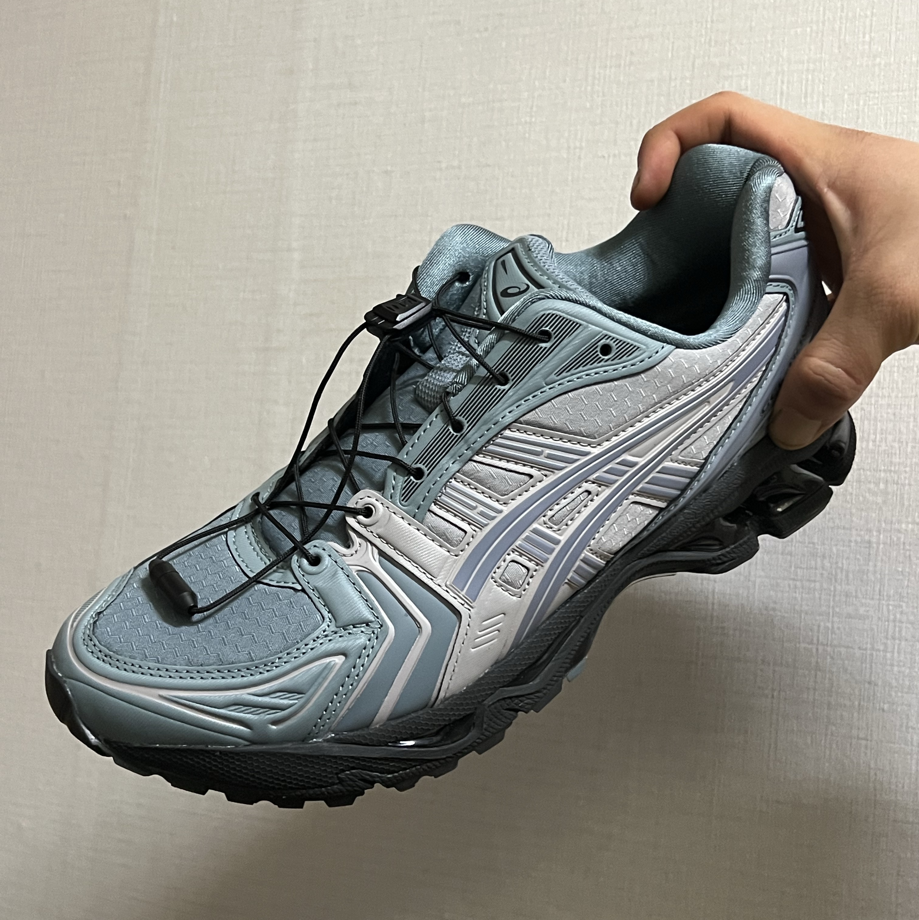 Asics Gel-Kayano 14 Earthenware Pack Fjord Grey Cement Grey 착용 스타일 - 3