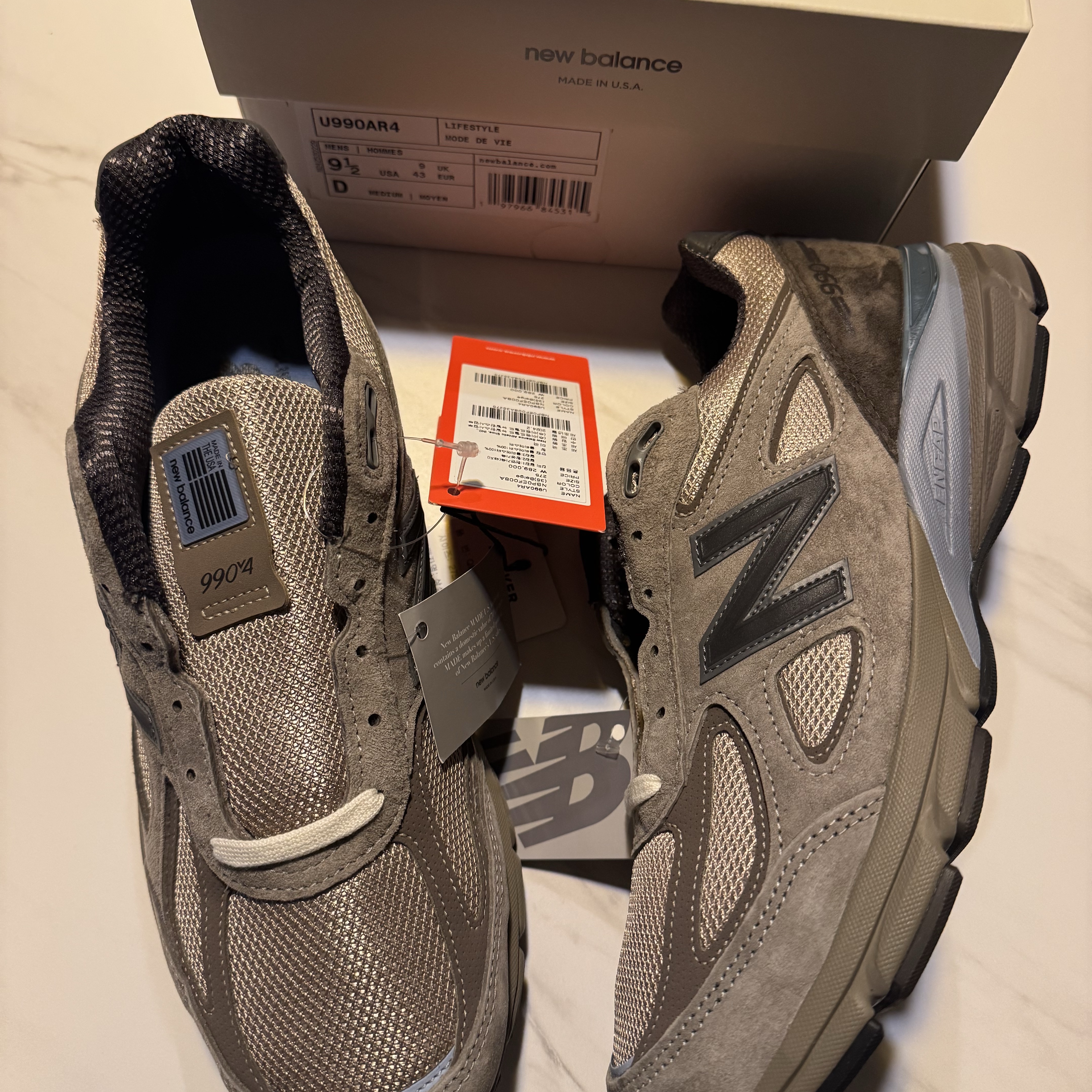 New Balance x Auralee 990v4 Made in USA London Fog 착용 스타일