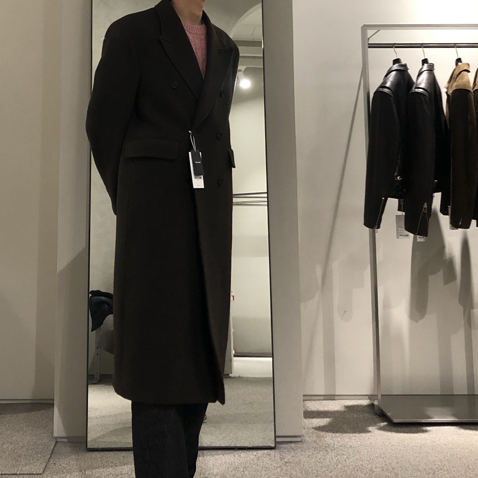 Tonywack Textured Wool and Cashmere Double-Breasted Coat Dark Brown 착용 스타일