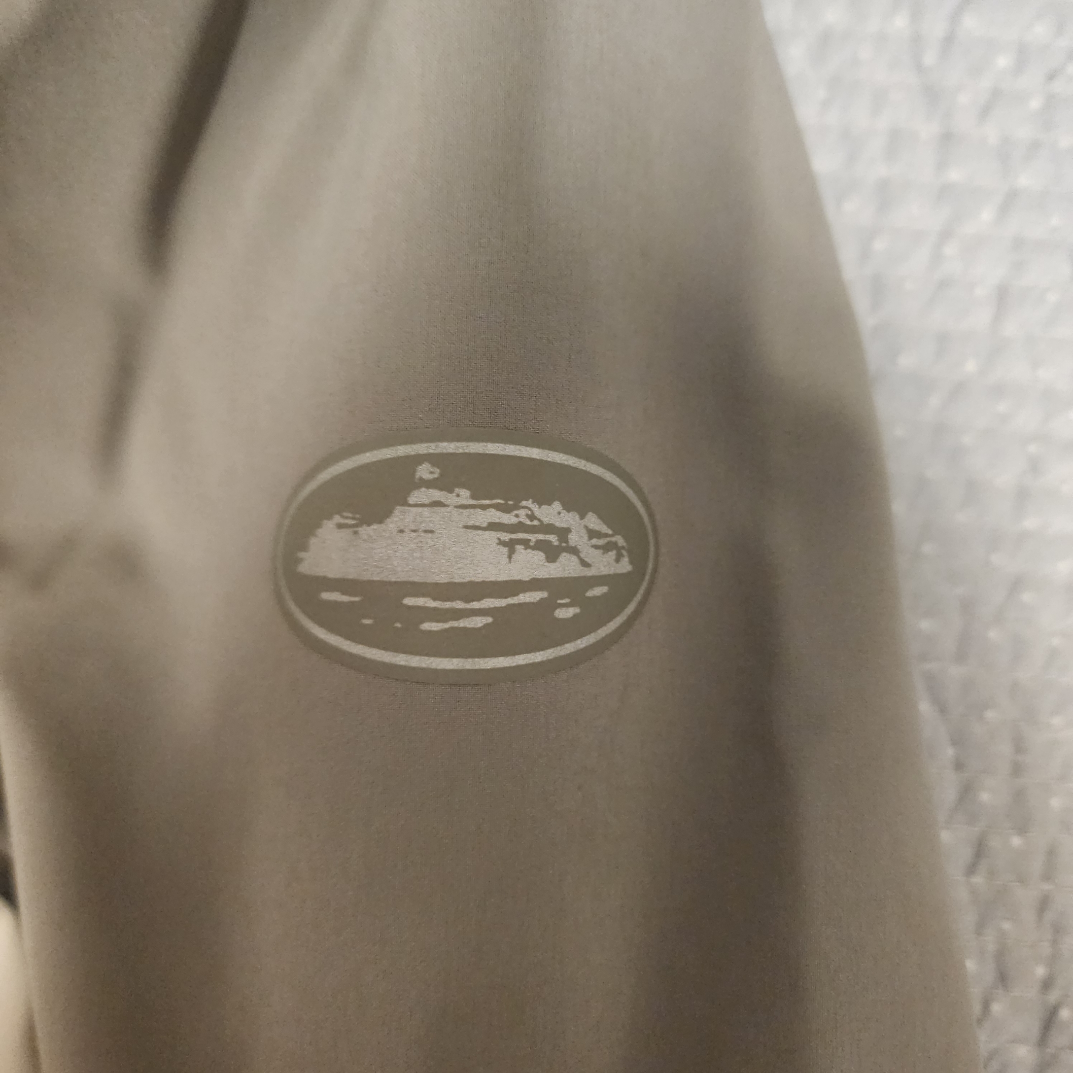 Corteiz x Nike NRG Midlayer Flat Pewter 착용 스타일 - 4